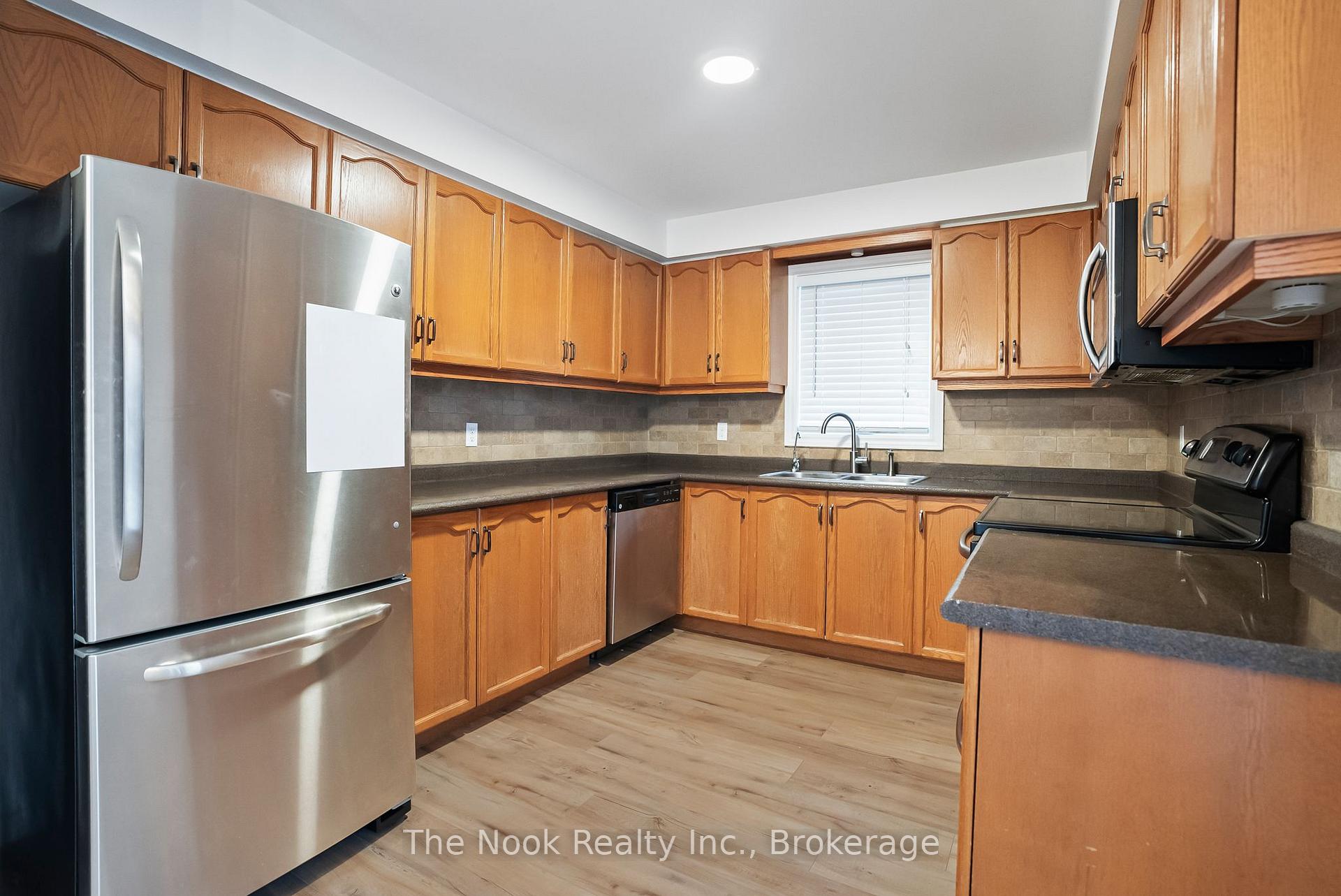 Photo 14 of Unit Main & Upper, 11 Jollow Drive, Clarington, Bowmanville — HOMEH