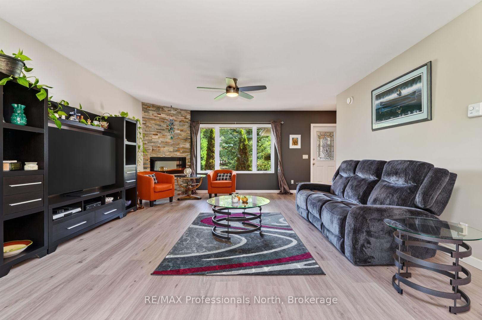 Photo 8 of 38 Goodwin Drive, Huntsville — HOMEH