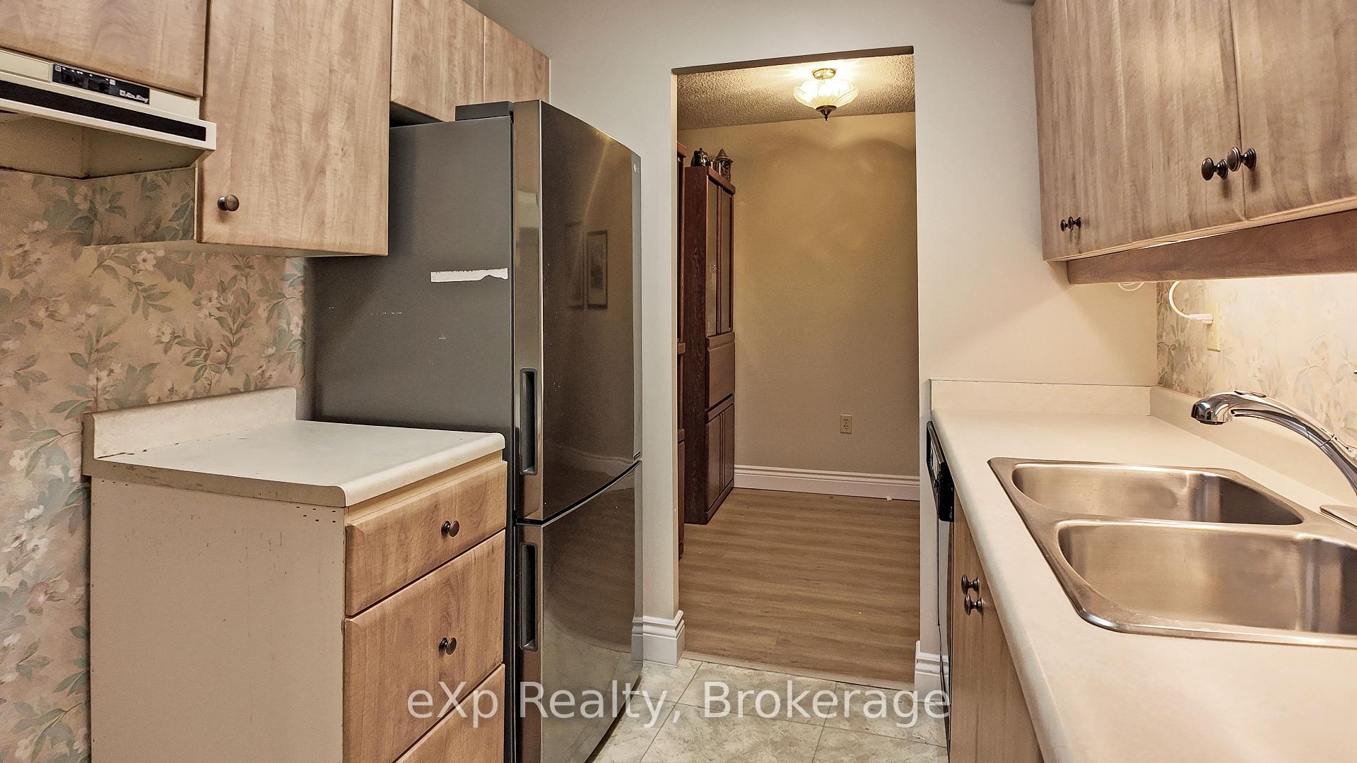 Photo 3 of Unit 402, 5 Valleyside Drive, Brockton — HOMEH