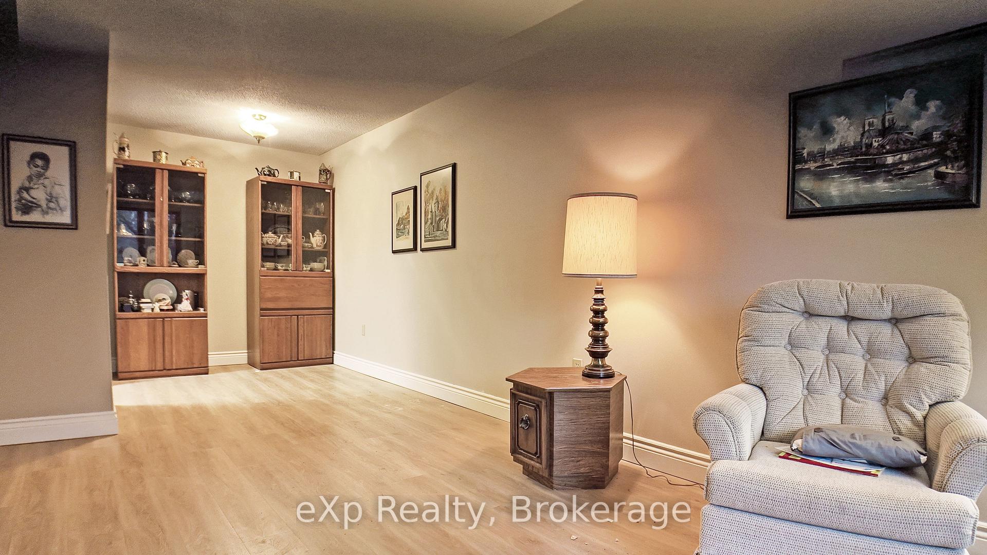 Photo 5 of Unit 402, 5 Valleyside Drive, Brockton — HOMEH