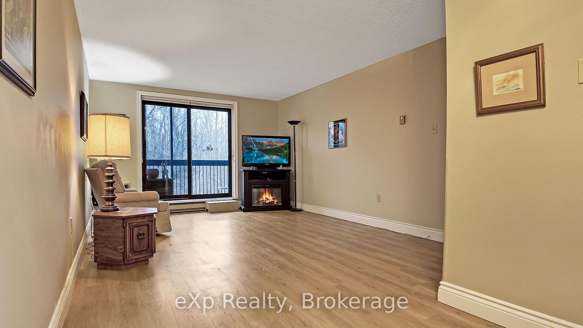 Photo 6 of Unit 402, 5 Valleyside Drive, Brockton — HOMEH