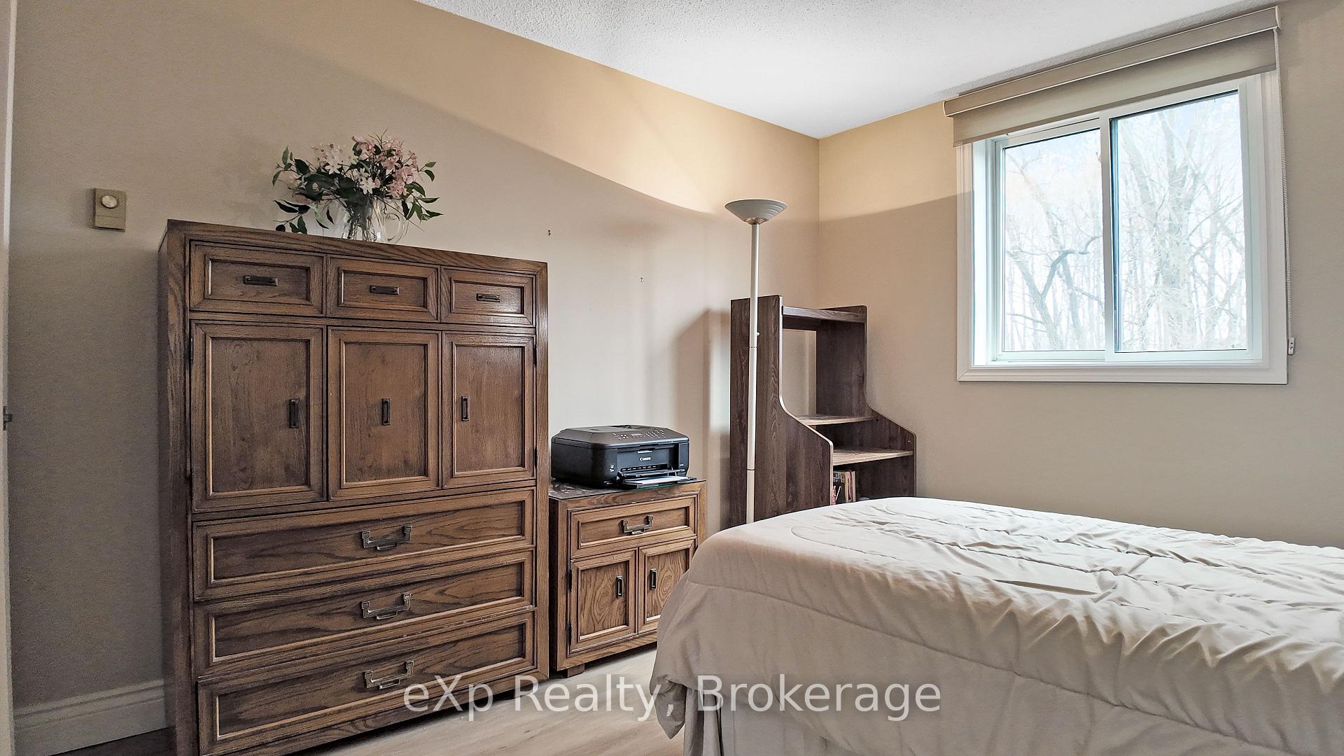 Photo 8 of Unit 402, 5 Valleyside Drive, Brockton — HOMEH