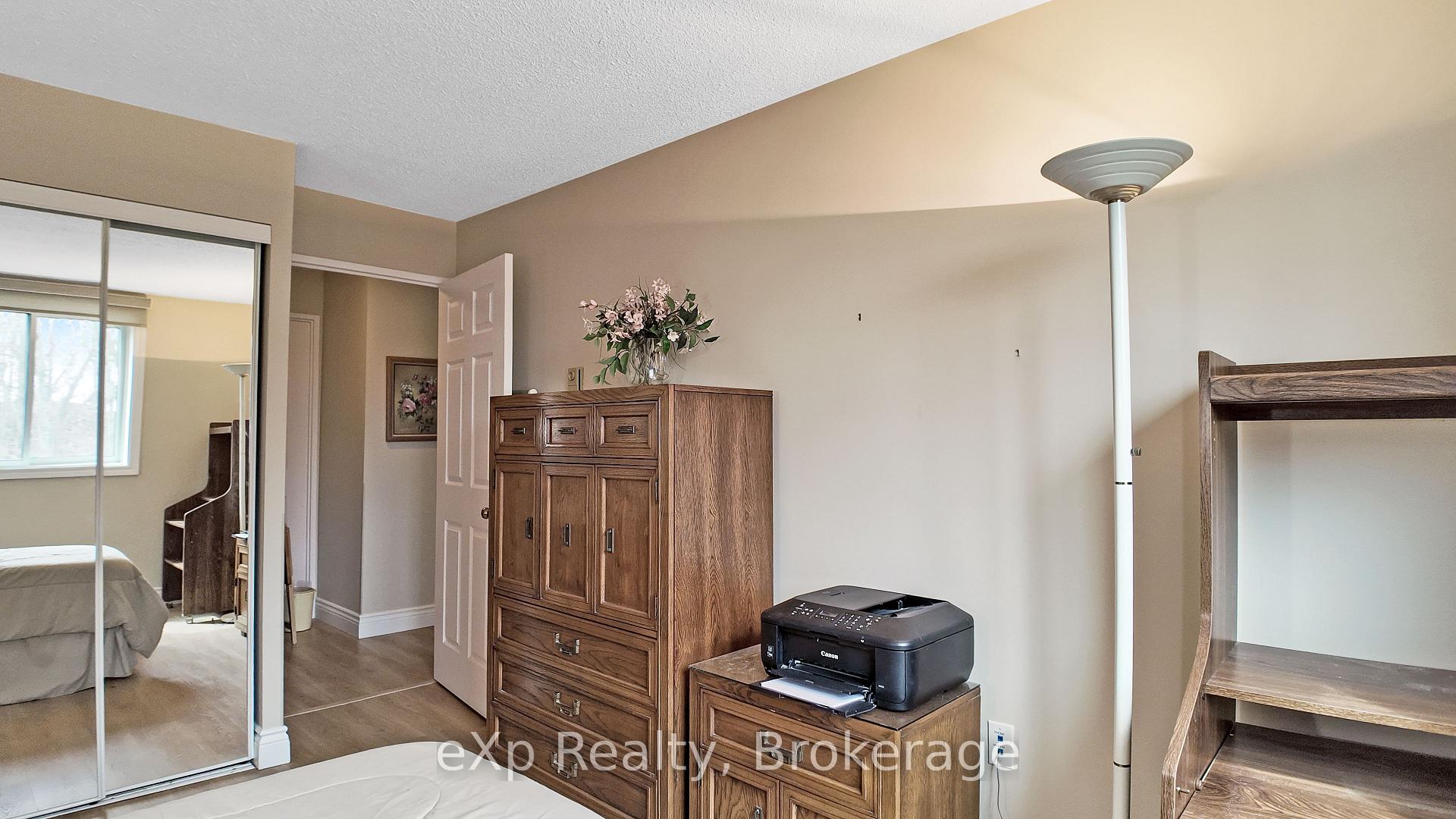 Photo 9 of Unit 402, 5 Valleyside Drive, Brockton — HOMEH