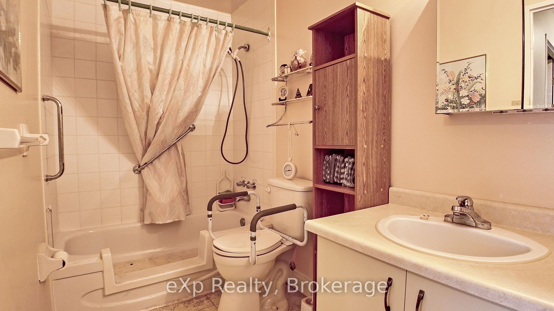 Photo 12 of Unit 402, 5 Valleyside Drive, Brockton — HOMEH