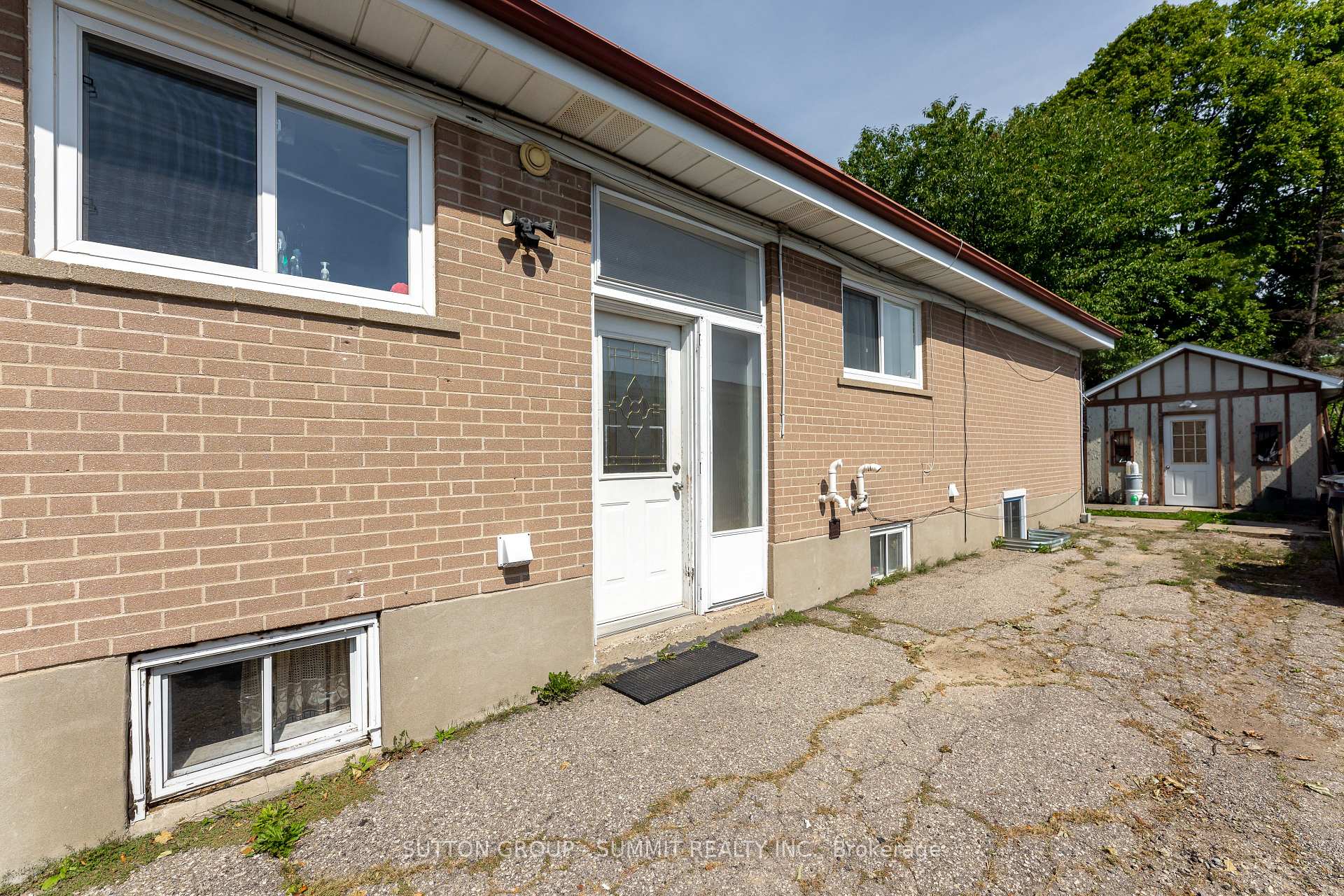 Photo 2 of 29 Yatescastle, North York, Glenfield-Jane Heights — HOMEH