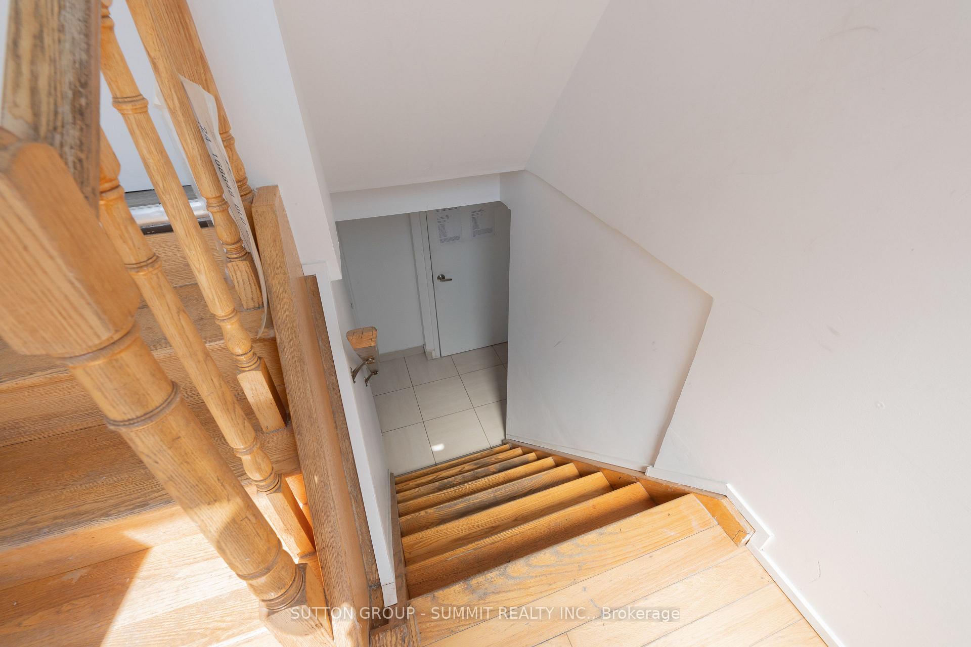Photo 1 of 29 Yatescastle, North York, Glenfield-Jane Heights — HOMEH