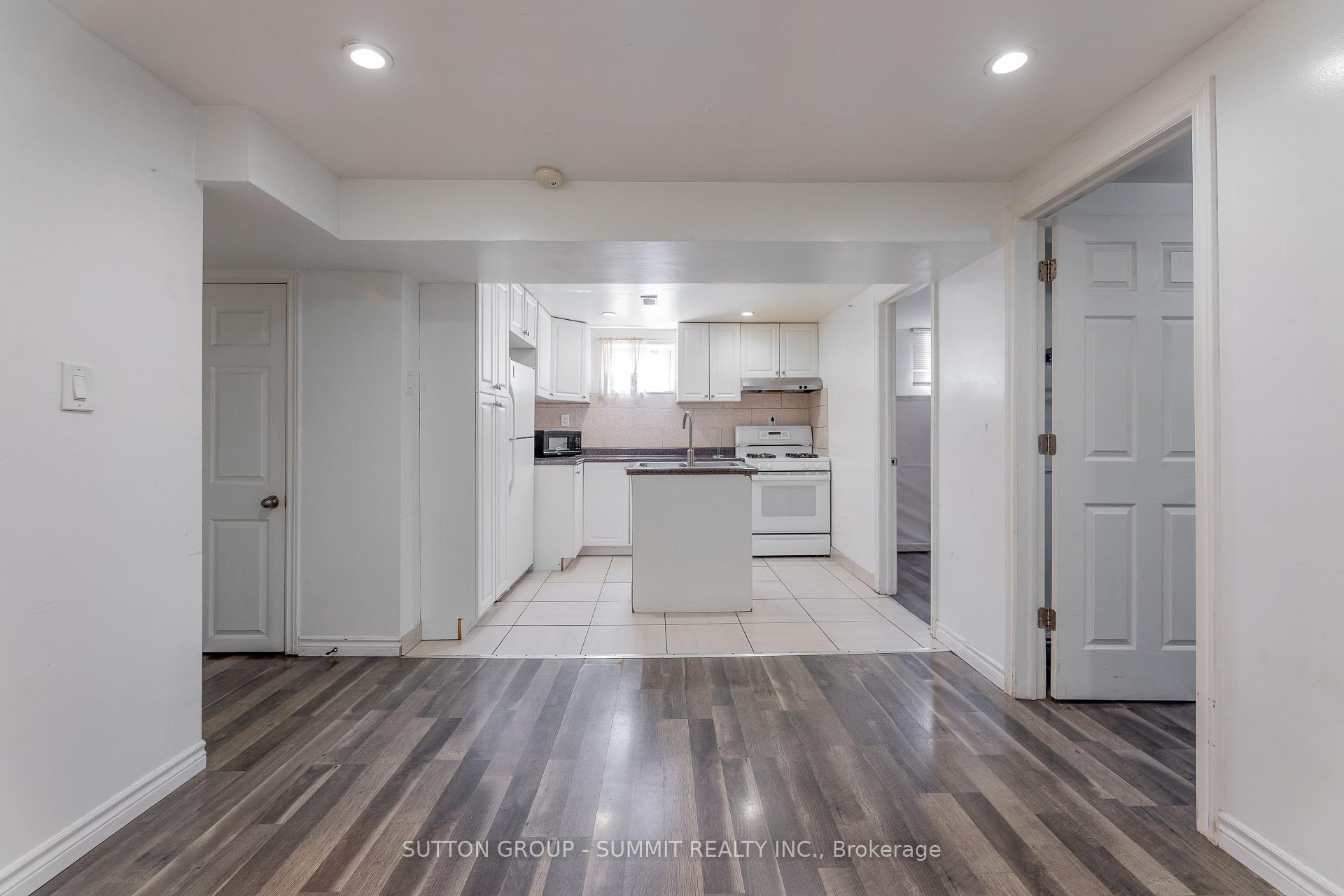 Photo 5 of 29 Yatescastle, North York, Glenfield-Jane Heights — HOMEH