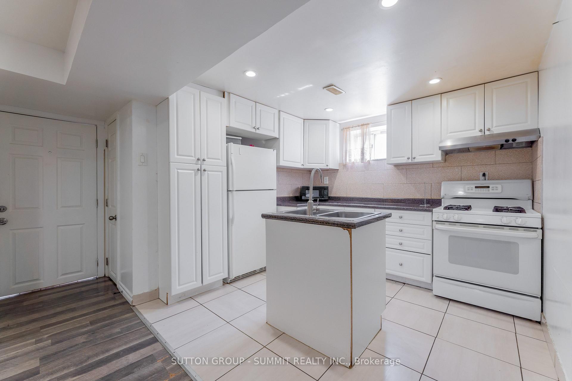 Photo 8 of 29 Yatescastle, North York, Glenfield-Jane Heights — HOMEH