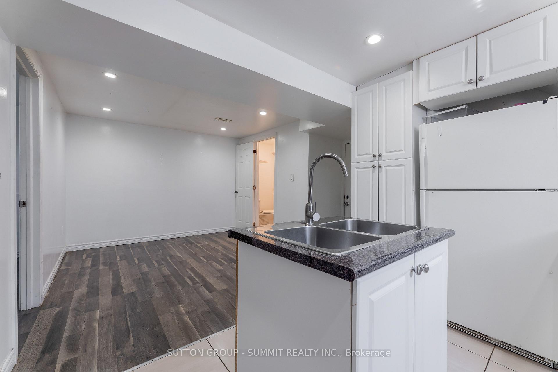 Photo 10 of 29 Yatescastle, North York, Glenfield-Jane Heights — HOMEH