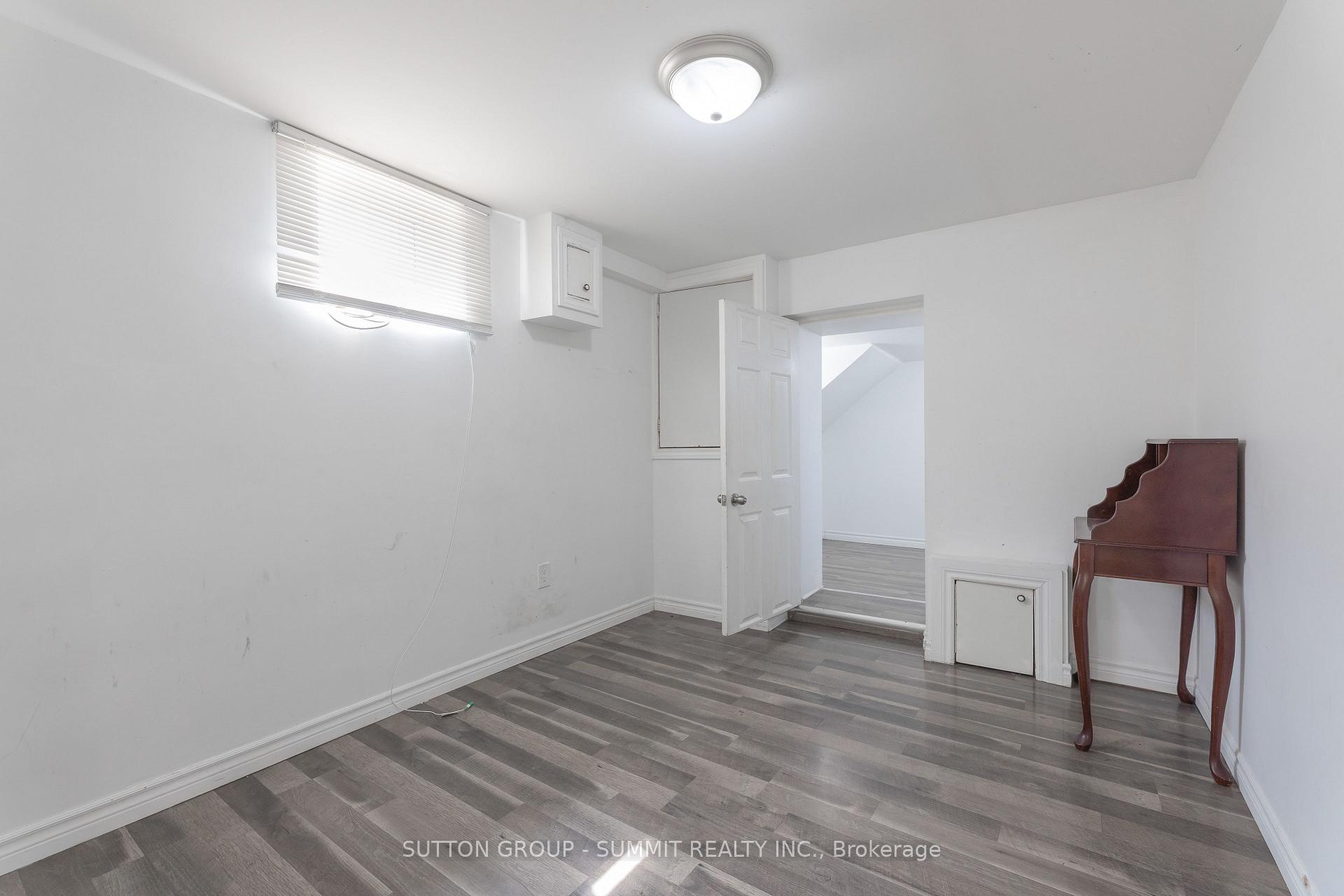 Photo 14 of 29 Yatescastle, North York, Glenfield-Jane Heights — HOMEH