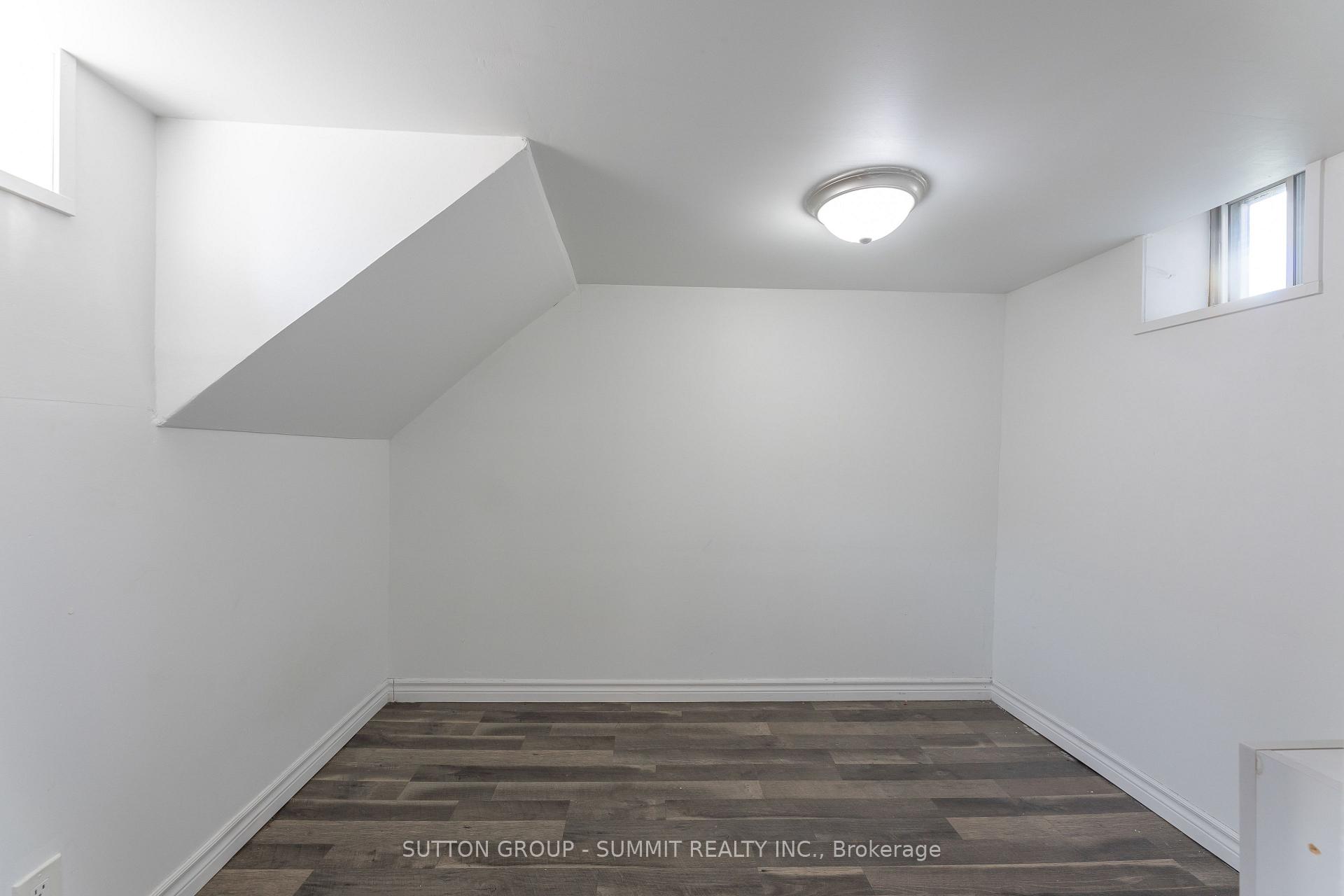 Photo 18 of 29 Yatescastle, North York, Glenfield-Jane Heights — HOMEH