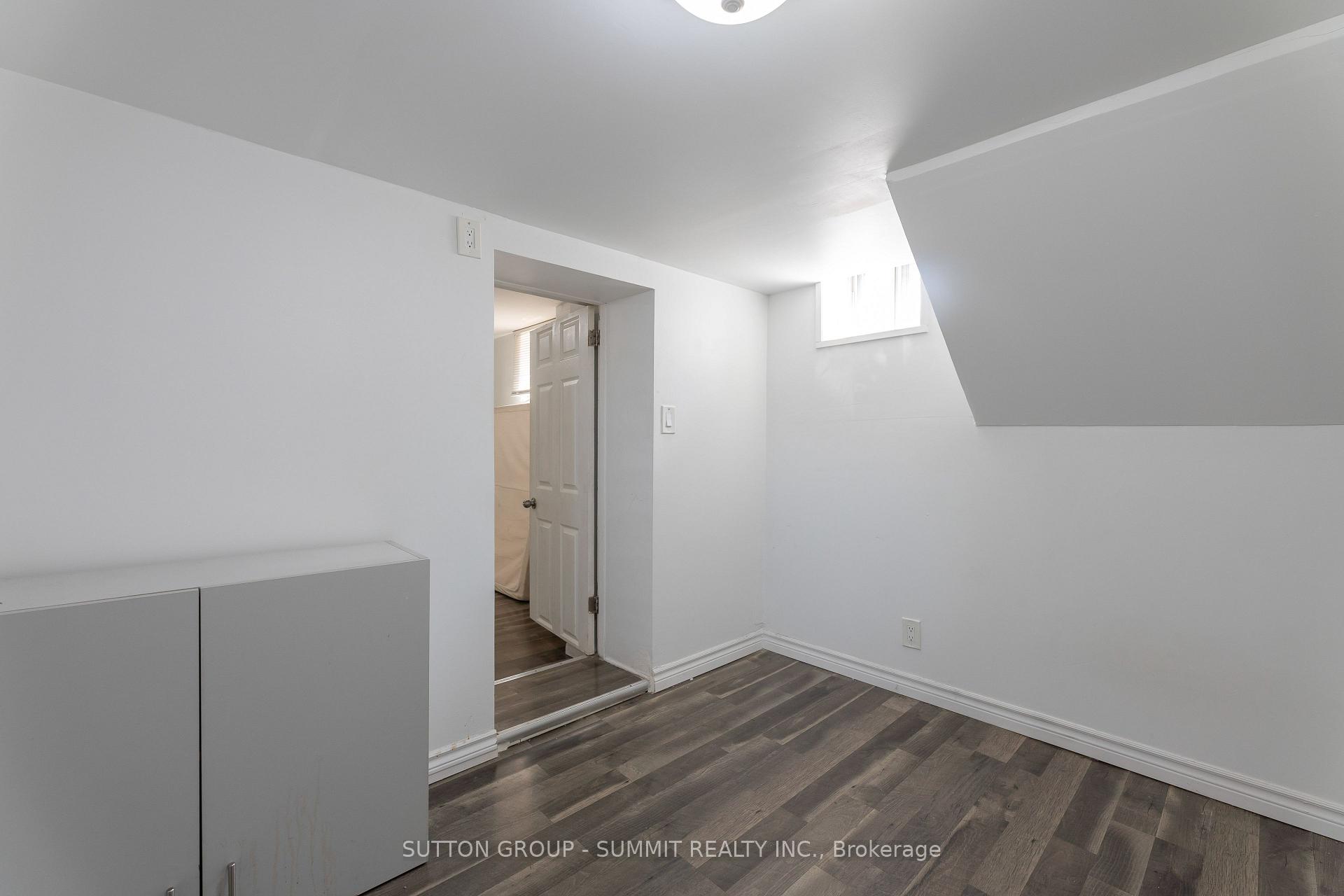 Photo 19 of 29 Yatescastle, North York, Glenfield-Jane Heights — HOMEH