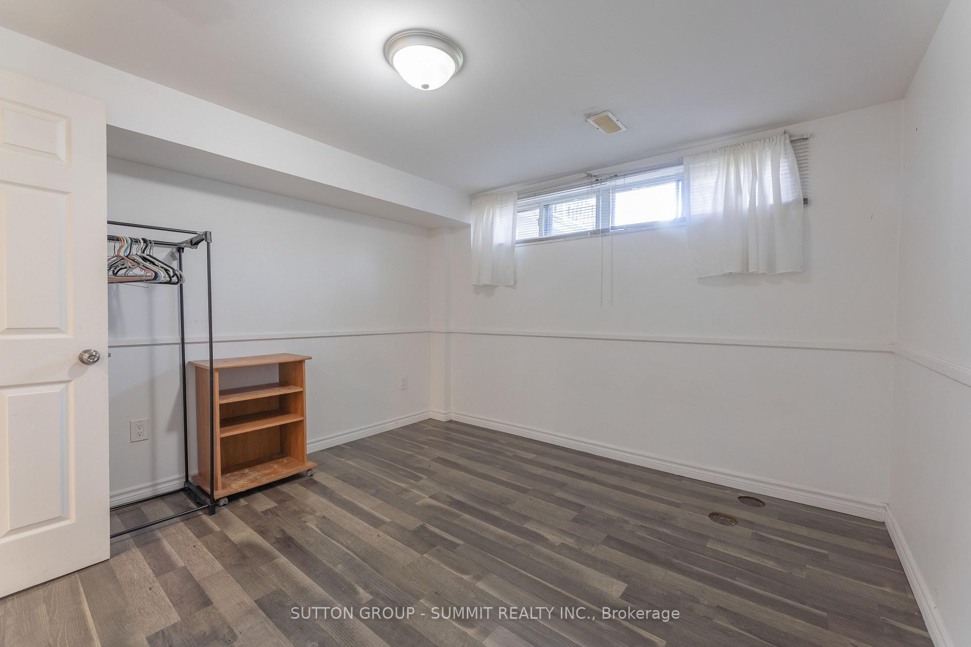 Photo 21 of 29 Yatescastle, North York, Glenfield-Jane Heights — HOMEH