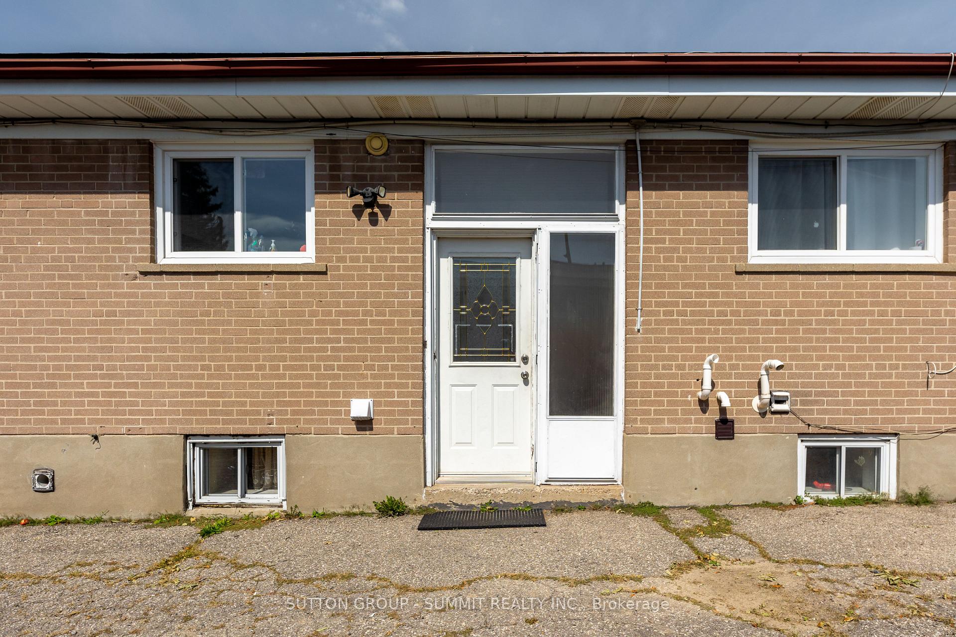 Photo 25 of 29 Yatescastle, North York, Glenfield-Jane Heights — HOMEH