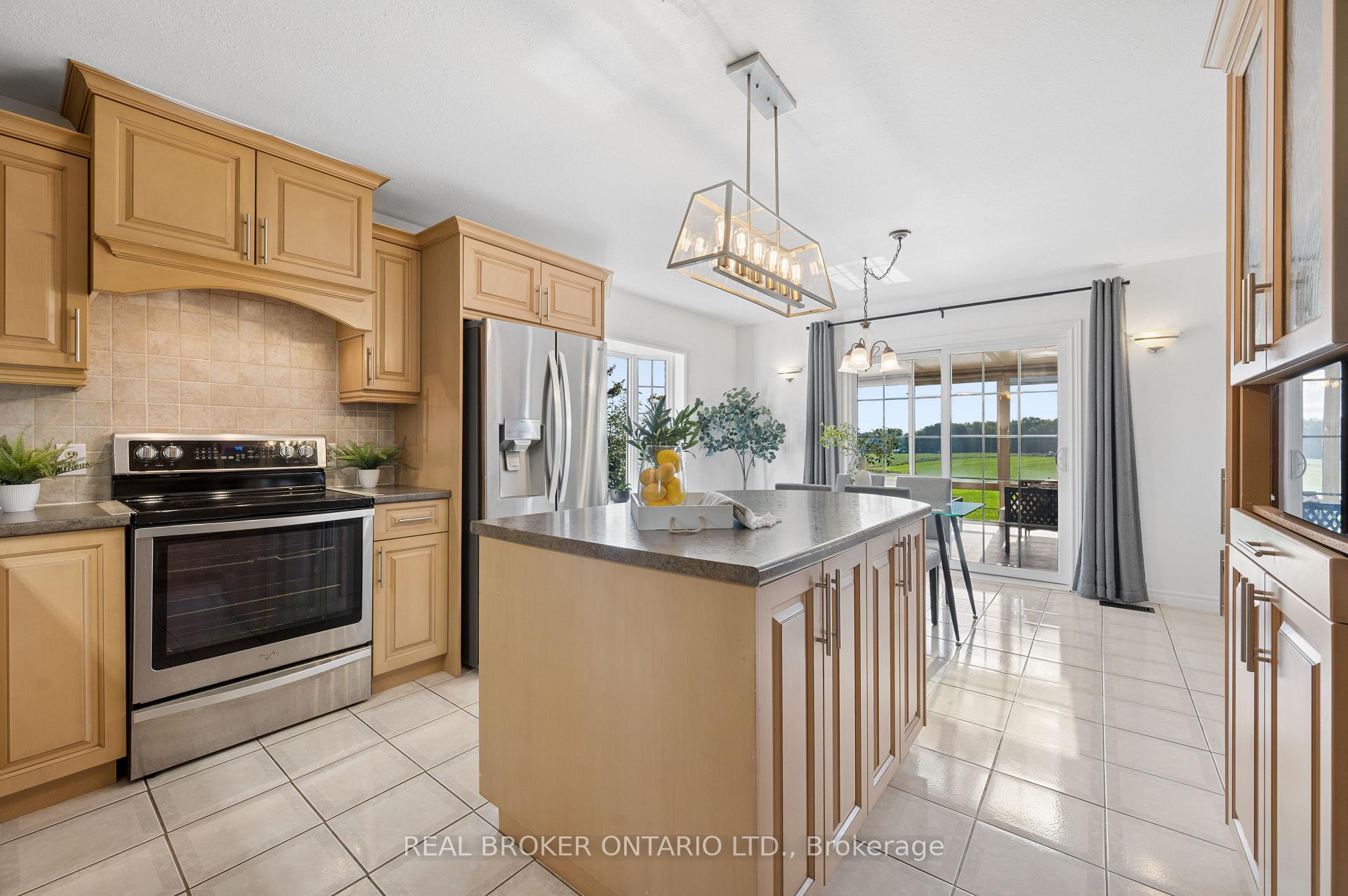 Photo 5 of 1049 Sheffield Road, Hamilton, Rural Flamborough — HOMEH