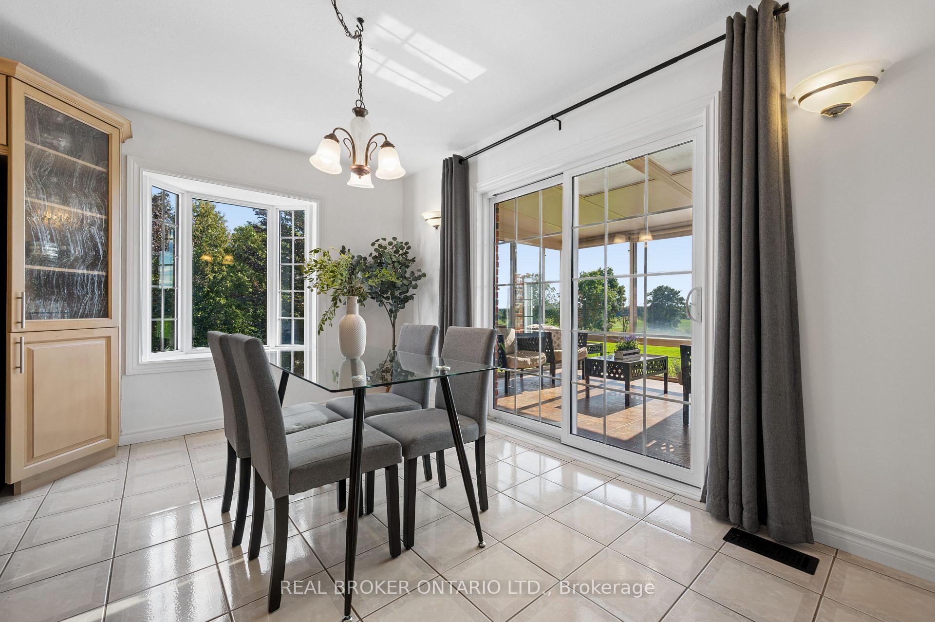 Photo 7 of 1049 Sheffield Road, Hamilton, Rural Flamborough — HOMEH