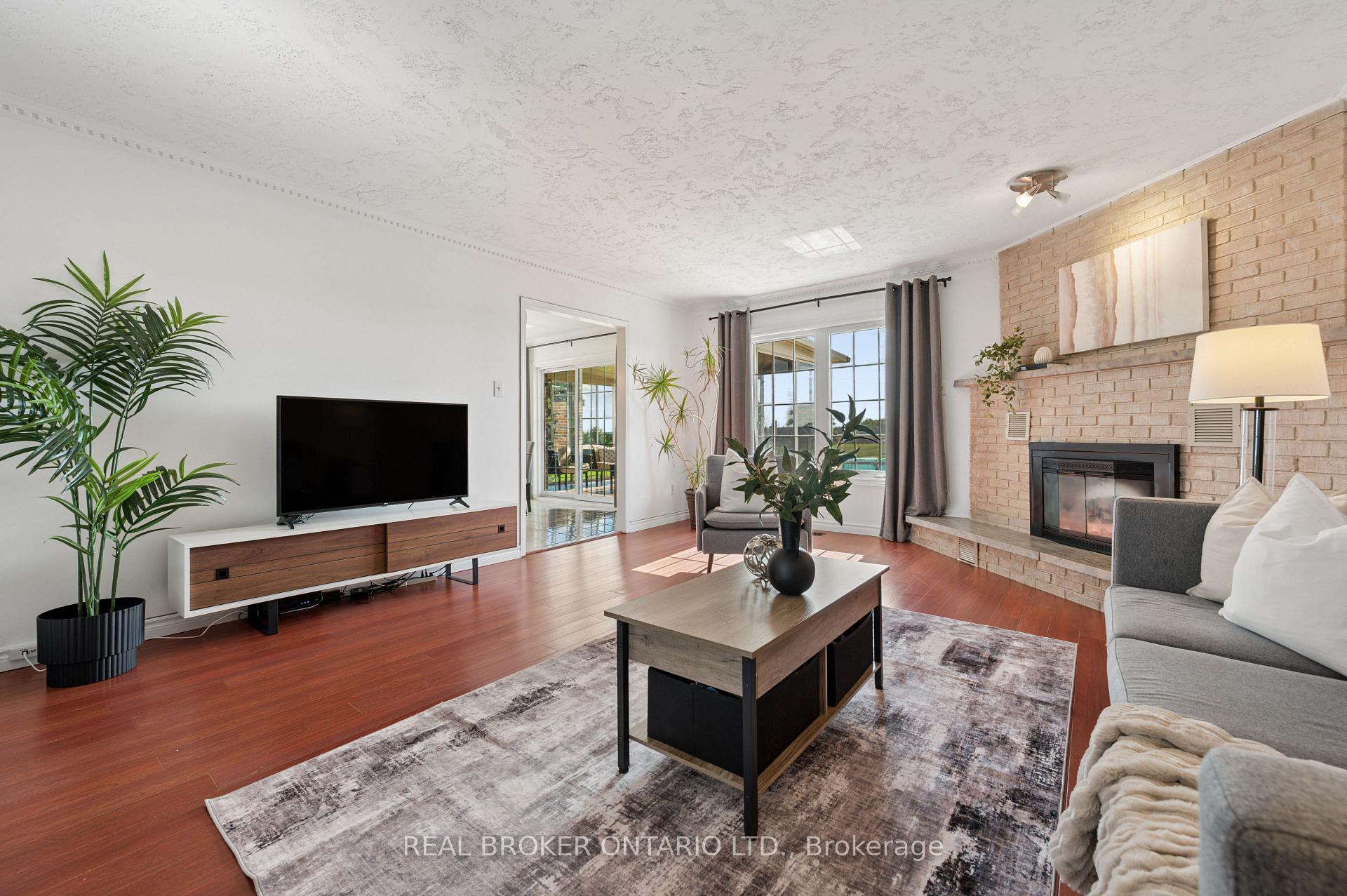 Photo 12 of 1049 Sheffield Road, Hamilton, Rural Flamborough — HOMEH