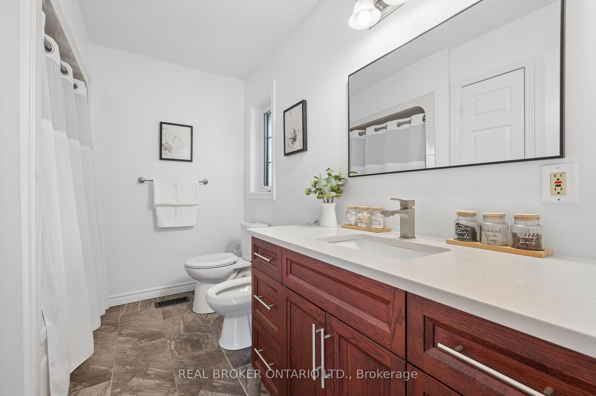 Photo 19 of 1049 Sheffield Road, Hamilton, Rural Flamborough — HOMEH