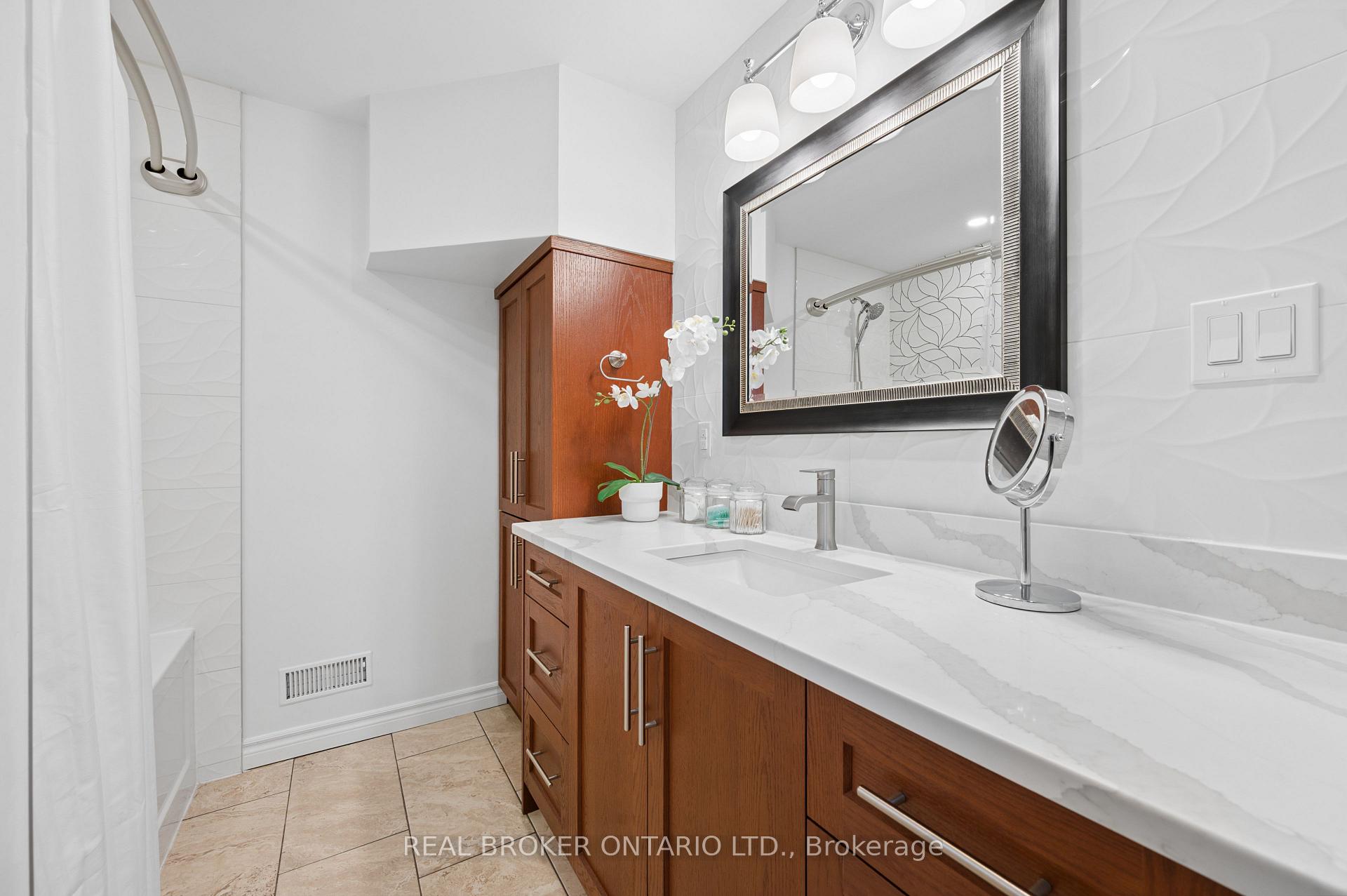 Photo 30 of 1049 Sheffield Road, Hamilton, Rural Flamborough — HOMEH
