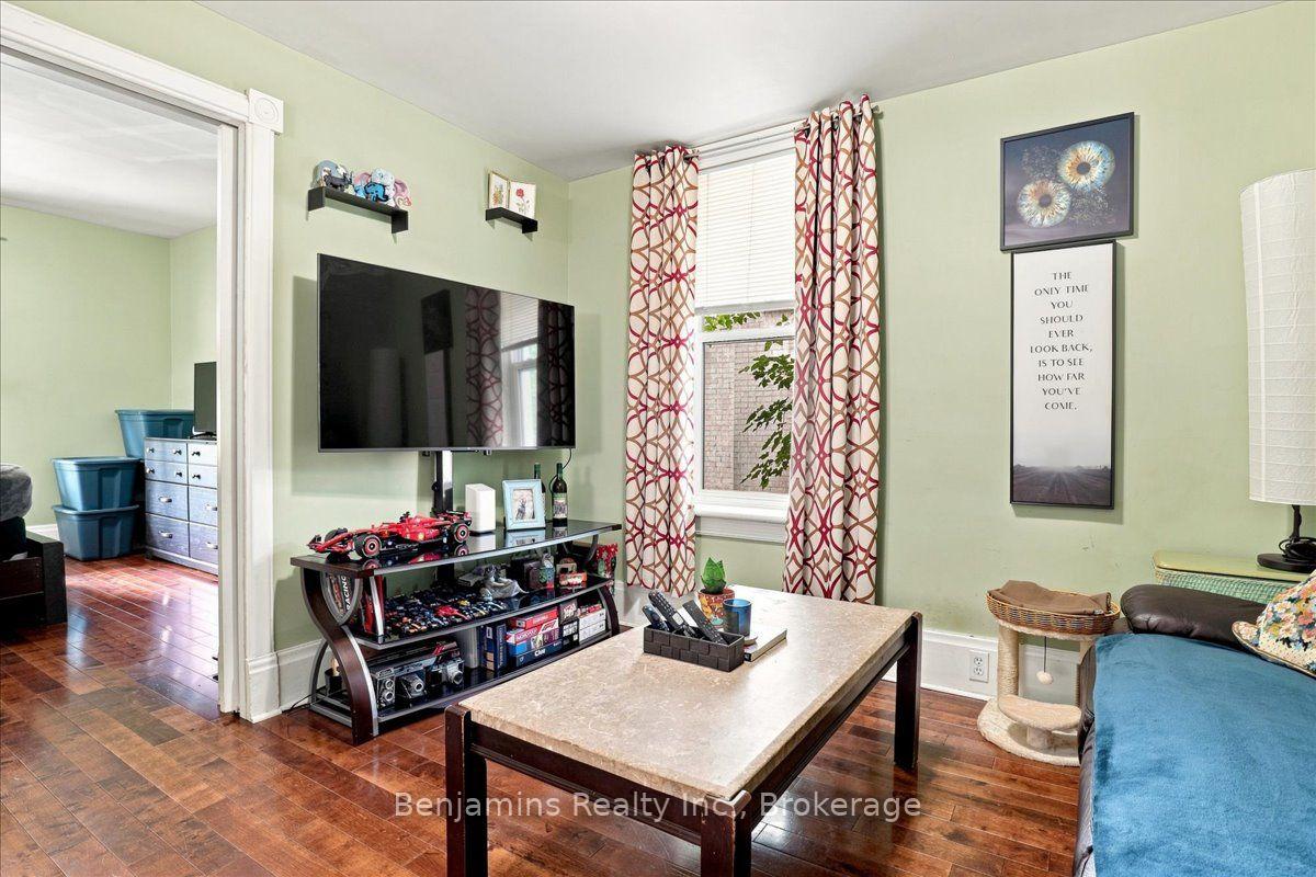 Photo 9 of 406 Duke Street W, Kitchener, Mount Hope Huron Park — HOMEH