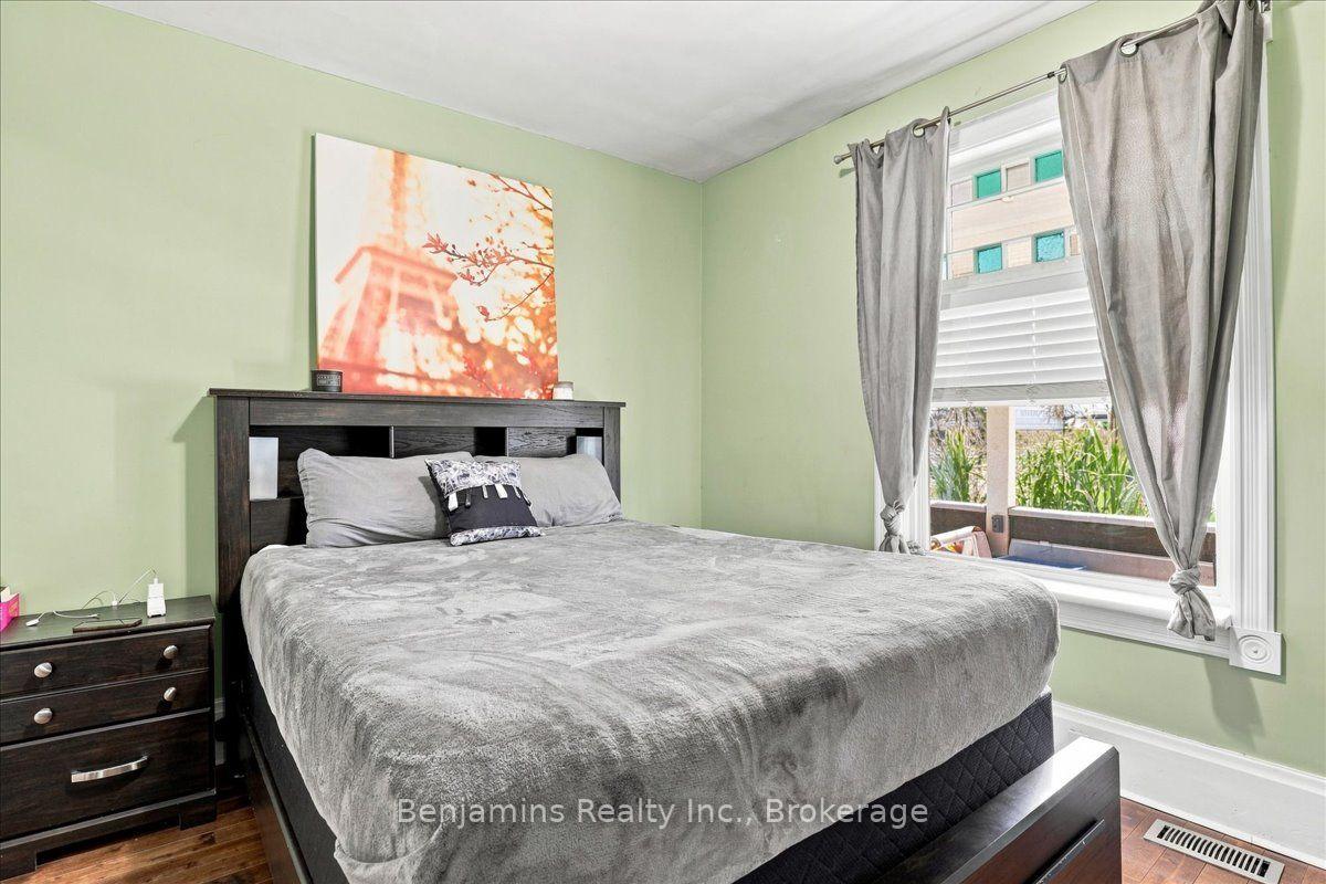 Photo 11 of 406 Duke Street W, Kitchener, Mount Hope Huron Park — HOMEH