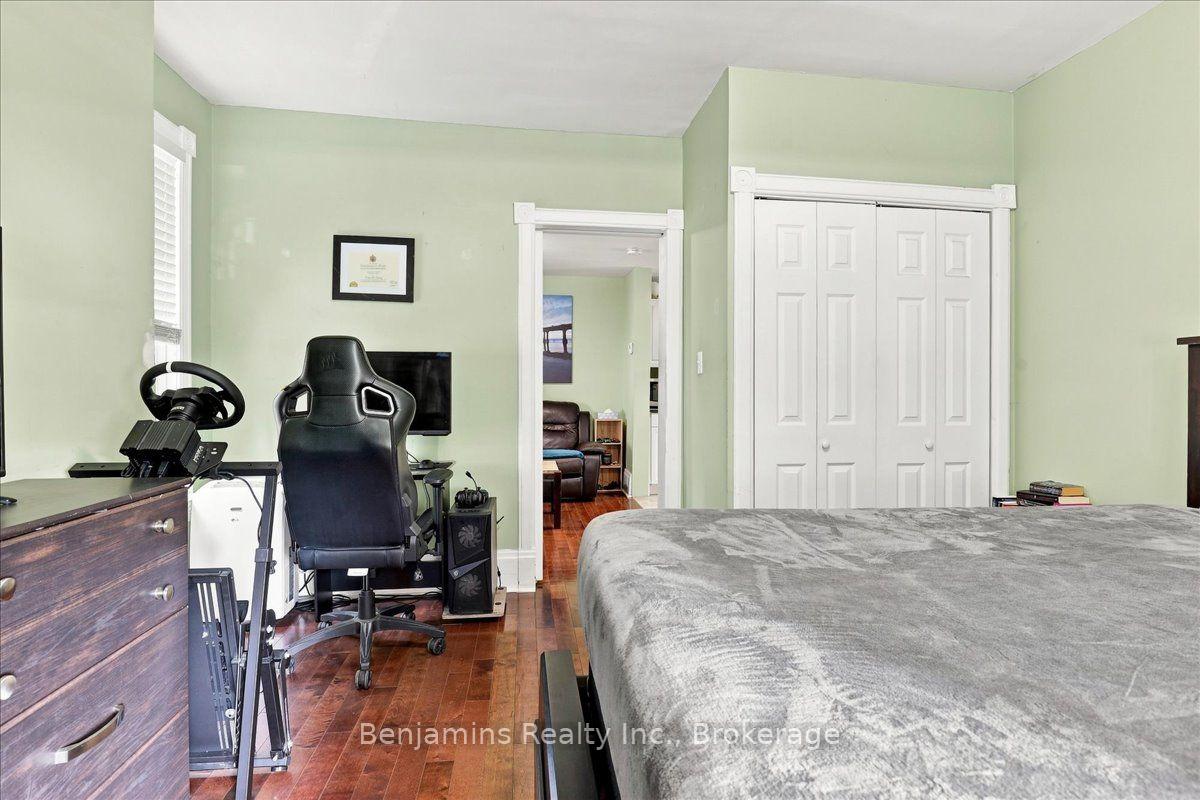 Photo 12 of 406 Duke Street W, Kitchener, Mount Hope Huron Park — HOMEH