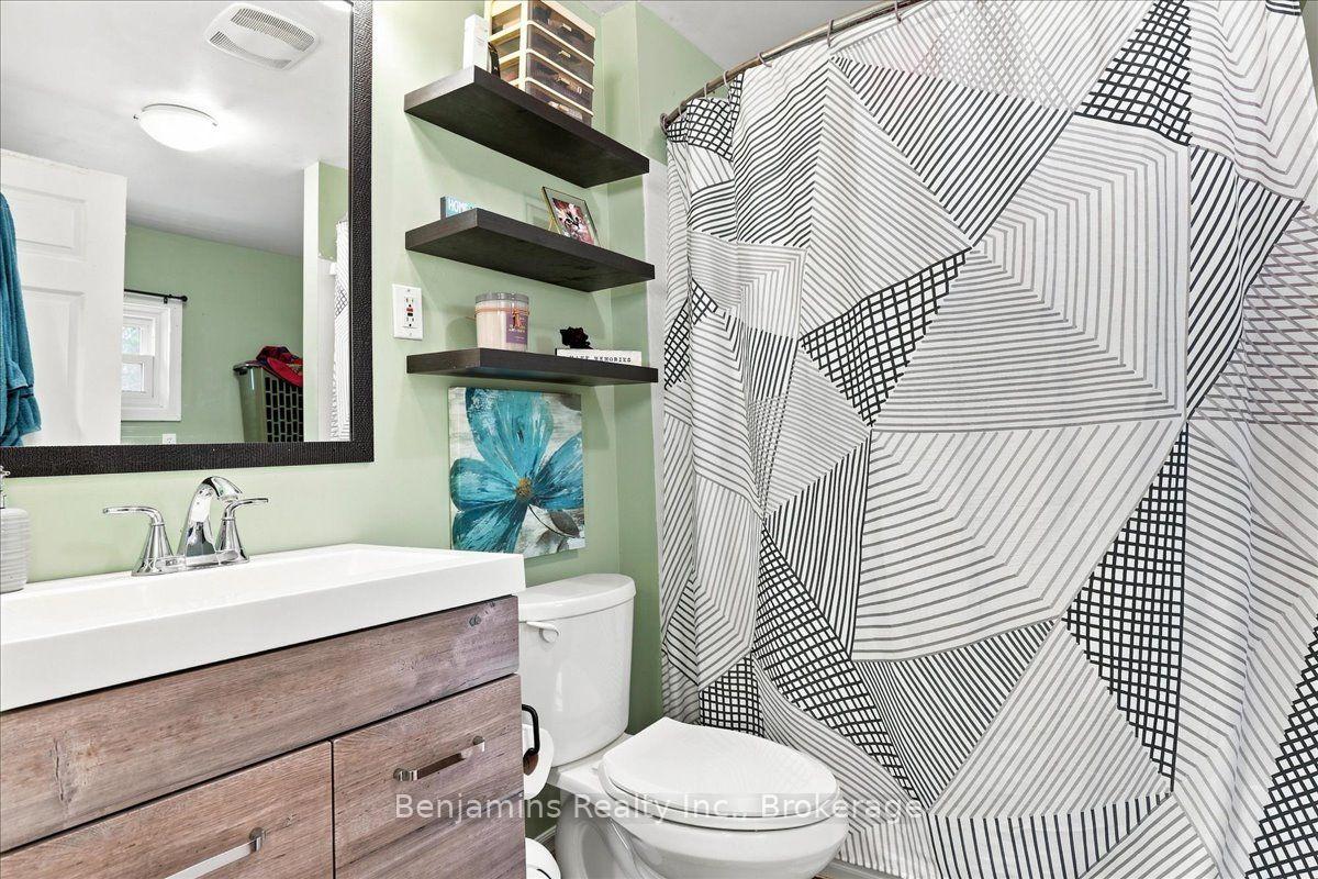 Photo 13 of 406 Duke Street W, Kitchener, Mount Hope Huron Park — HOMEH