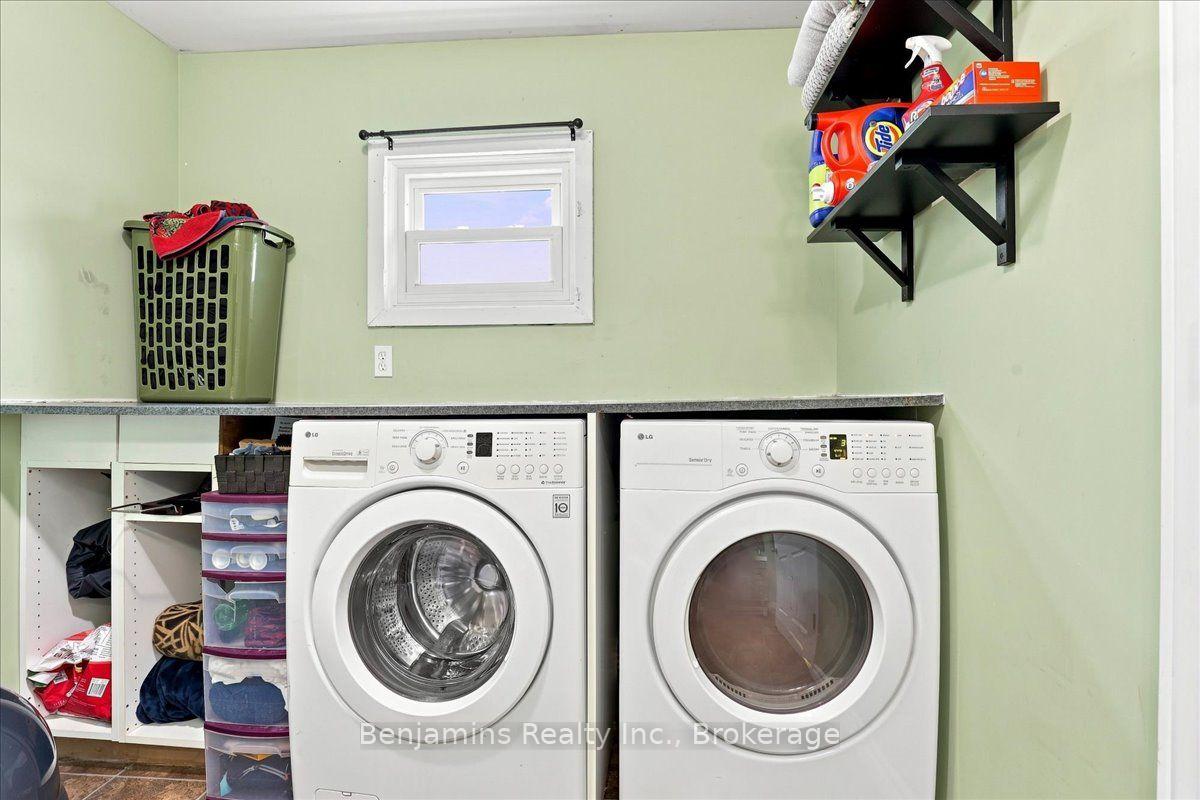 Photo 14 of 406 Duke Street W, Kitchener, Mount Hope Huron Park — HOMEH