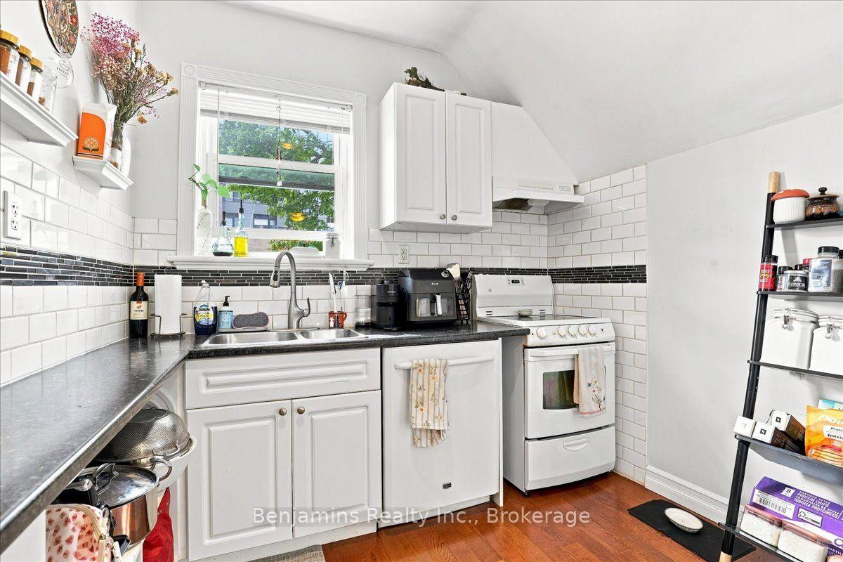 Photo 18 of 406 Duke Street W, Kitchener, Mount Hope Huron Park — HOMEH
