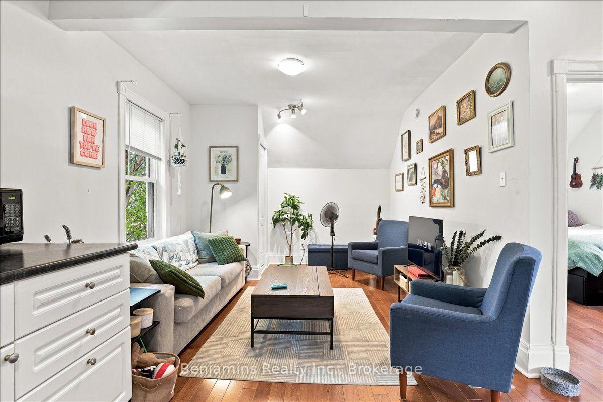Photo 19 of 406 Duke Street W, Kitchener, Mount Hope Huron Park — HOMEH