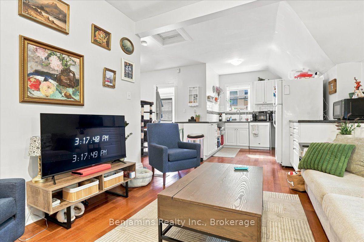 Photo 21 of 406 Duke Street W, Kitchener, Mount Hope Huron Park — HOMEH