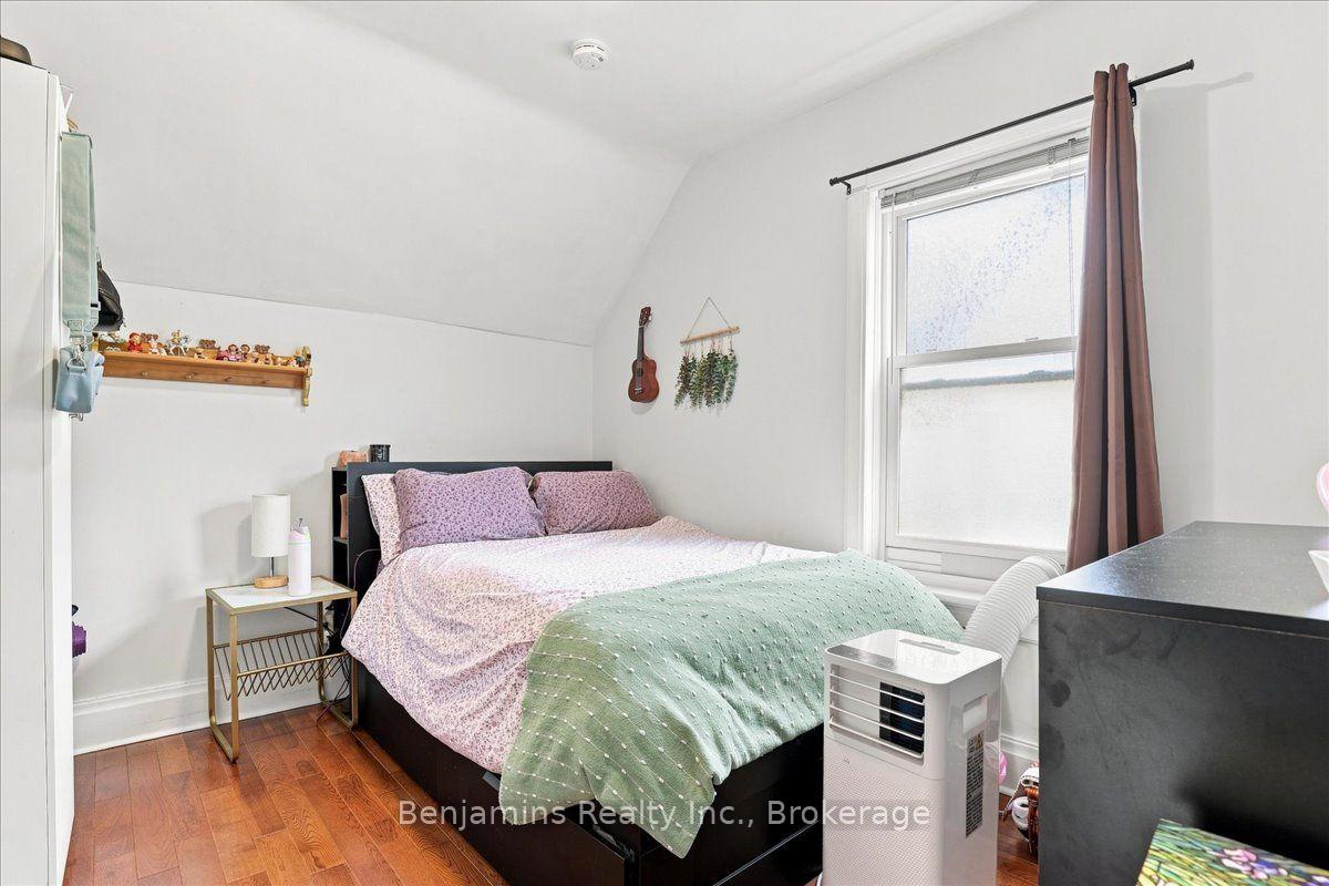 Photo 22 of 406 Duke Street W, Kitchener, Mount Hope Huron Park — HOMEH