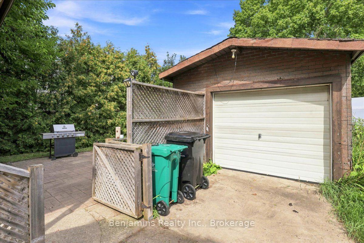 Photo 28 of 406 Duke Street W, Kitchener, Mount Hope Huron Park — HOMEH