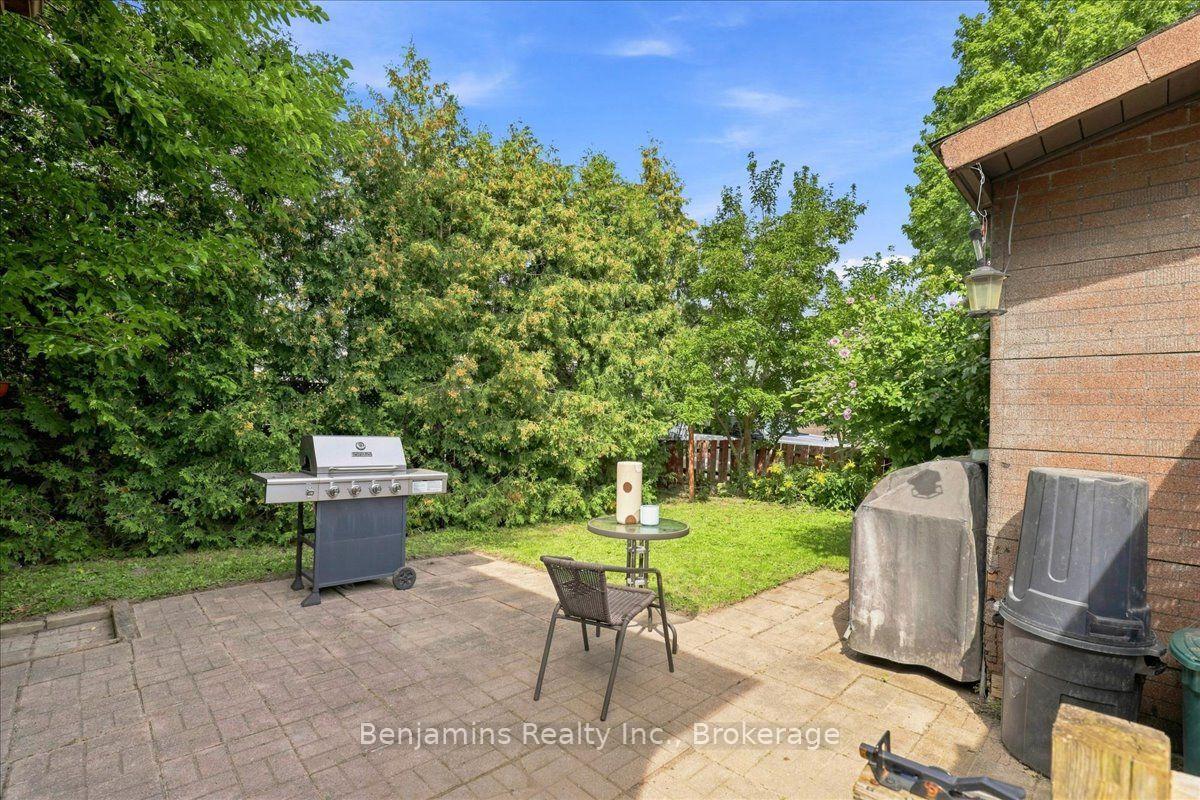 Photo 29 of 406 Duke Street W, Kitchener, Mount Hope Huron Park — HOMEH