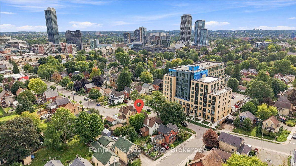 Photo 35 of 406 Duke Street W, Kitchener, Mount Hope Huron Park — HOMEH