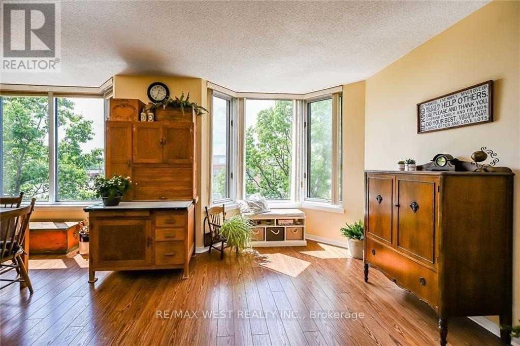 Photo 5 of Unit 406, 200 Limeridge Road W, Hamilton, Rolston — HOMEH