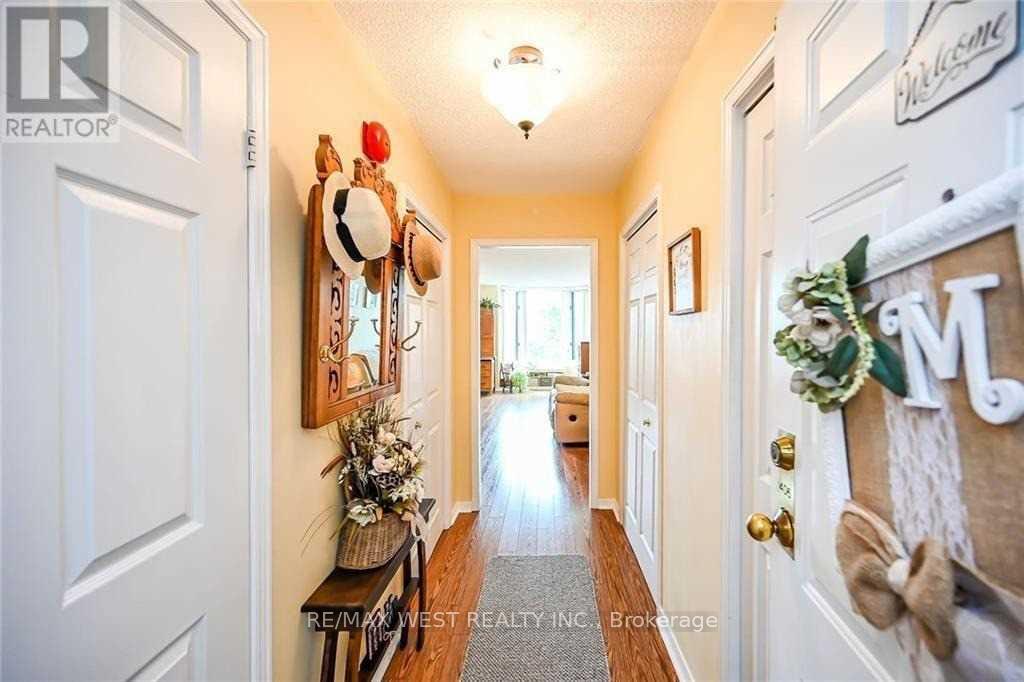 Photo 15 of Unit 406, 200 Limeridge Road W, Hamilton, Rolston — HOMEH