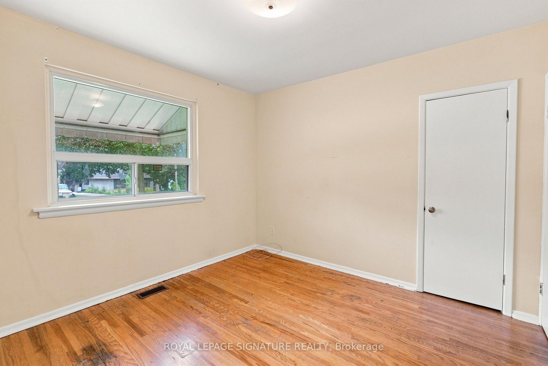 Photo 20 of 1 Dalegrove Crescent, Etobicoke, Eringate-Centennial-West Deane — HOMEH