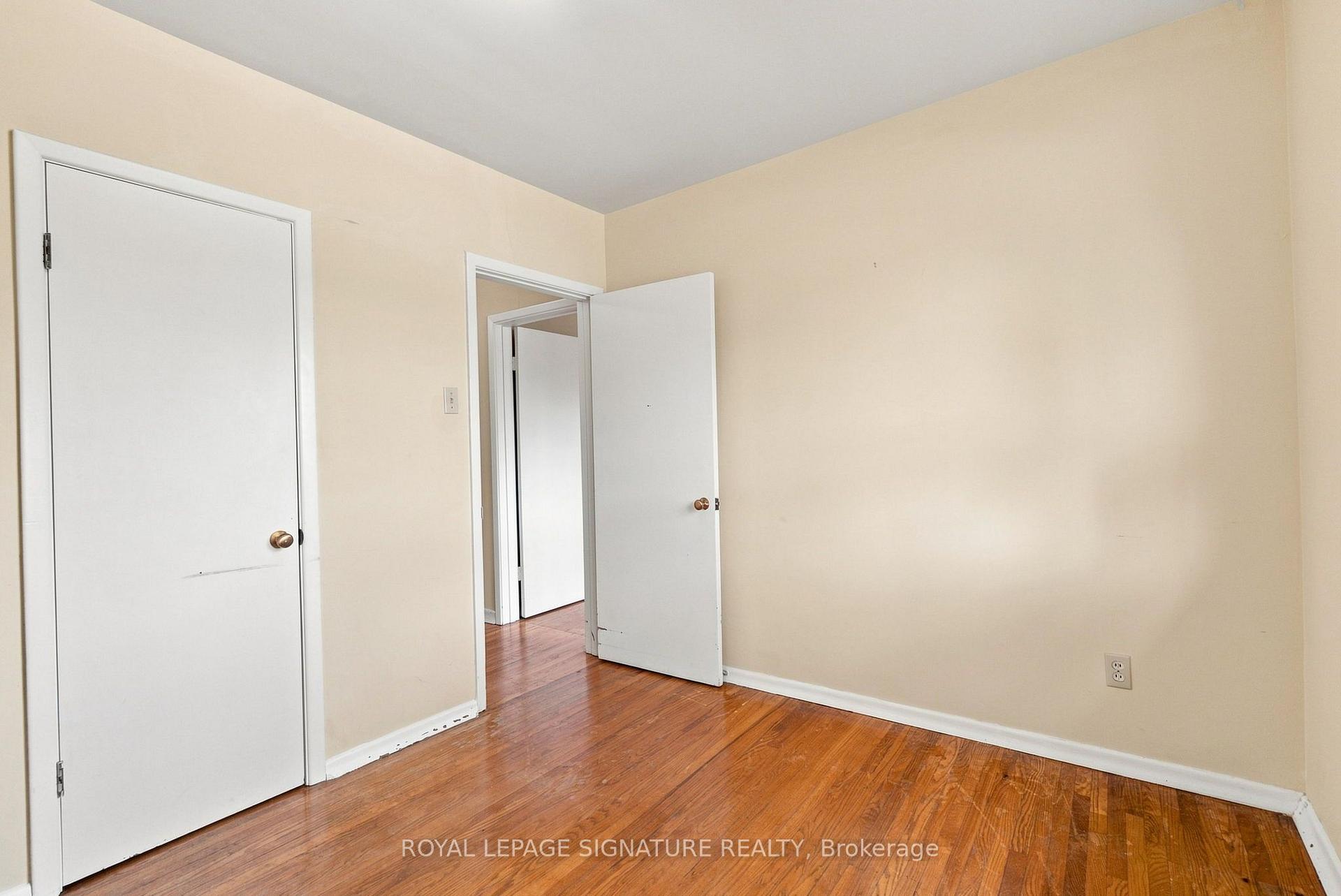 Photo 25 of 1 Dalegrove Crescent, Etobicoke, Eringate-Centennial-West Deane — HOMEH