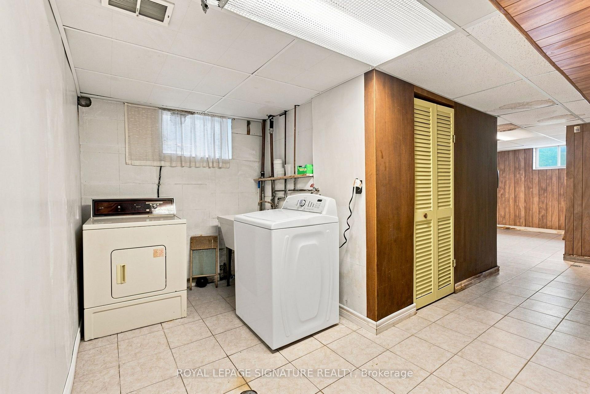 Photo 34 of 1 Dalegrove Crescent, Etobicoke, Eringate-Centennial-West Deane — HOMEH