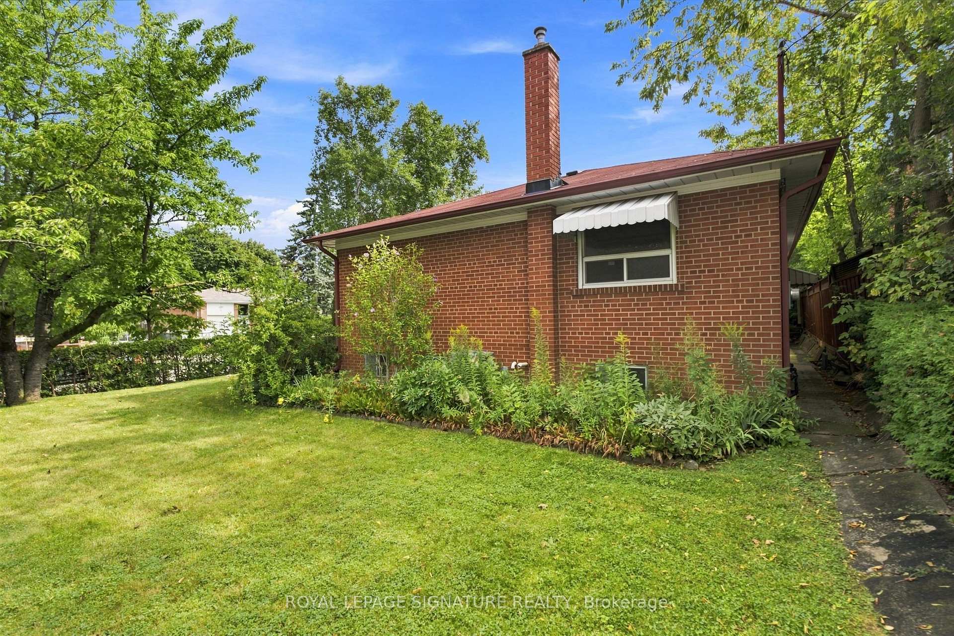 Photo 41 of 1 Dalegrove Crescent, Etobicoke, Eringate-Centennial-West Deane — HOMEH
