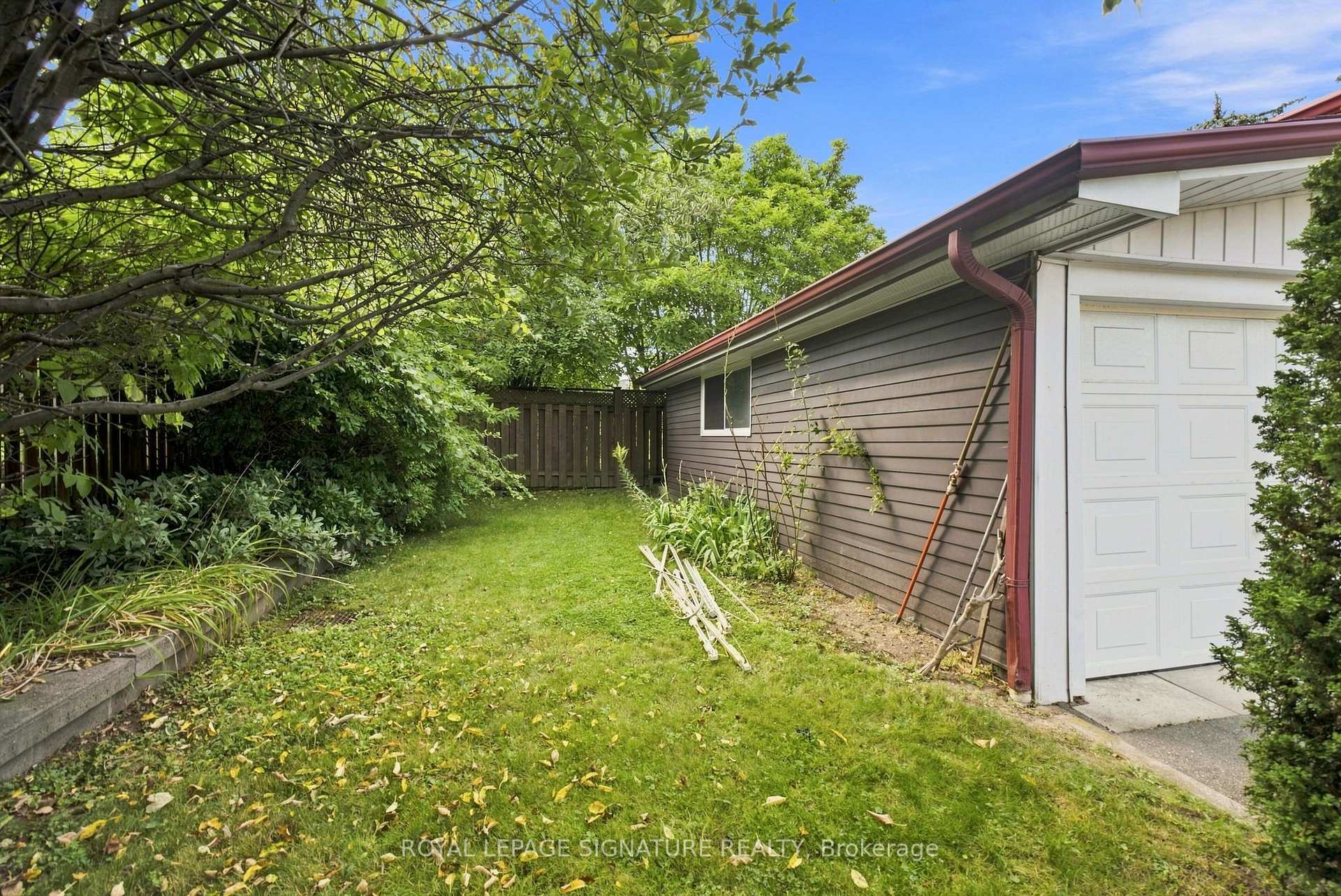Photo 43 of 1 Dalegrove Crescent, Etobicoke, Eringate-Centennial-West Deane — HOMEH