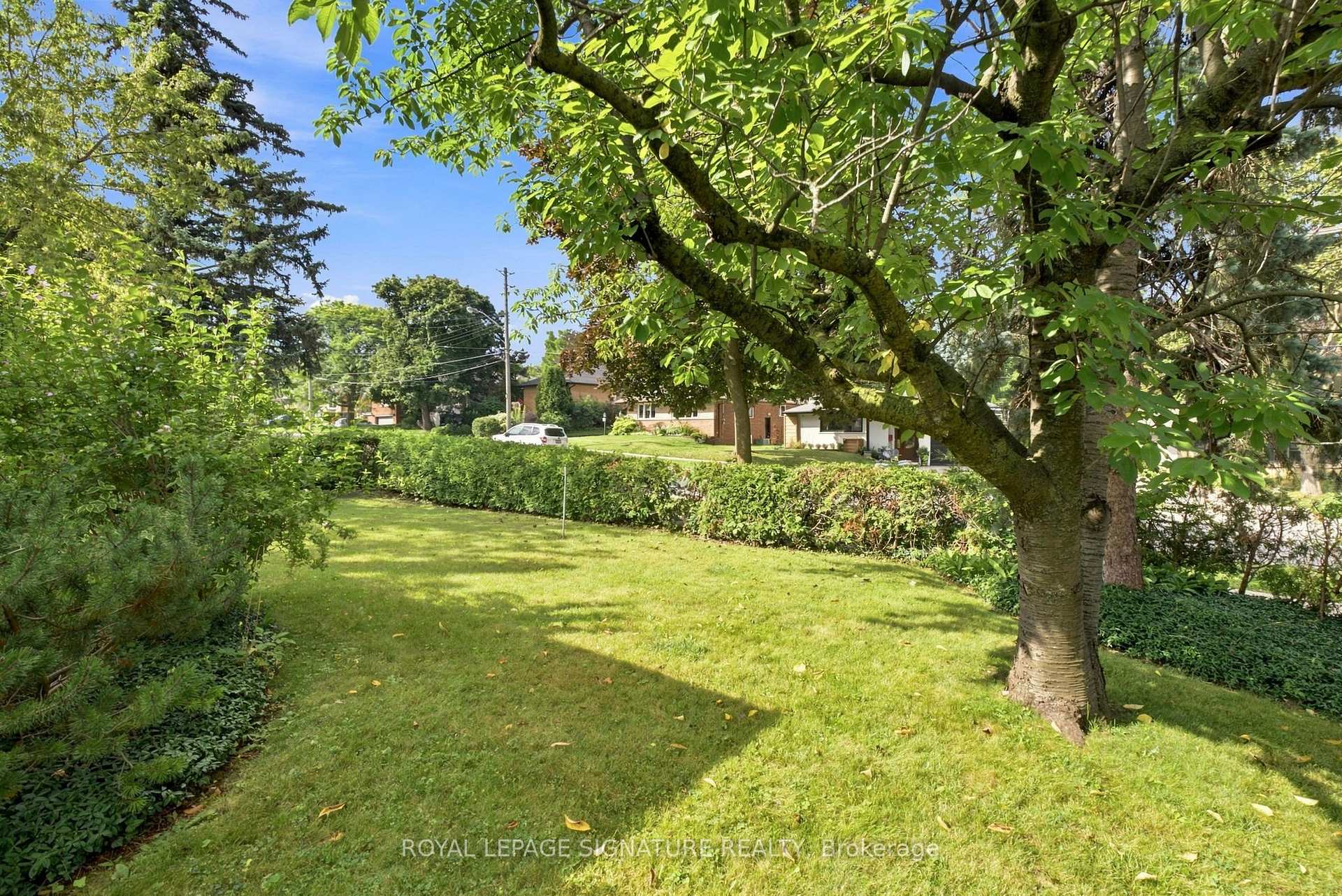 Photo 46 of 1 Dalegrove Crescent, Etobicoke, Eringate-Centennial-West Deane — HOMEH