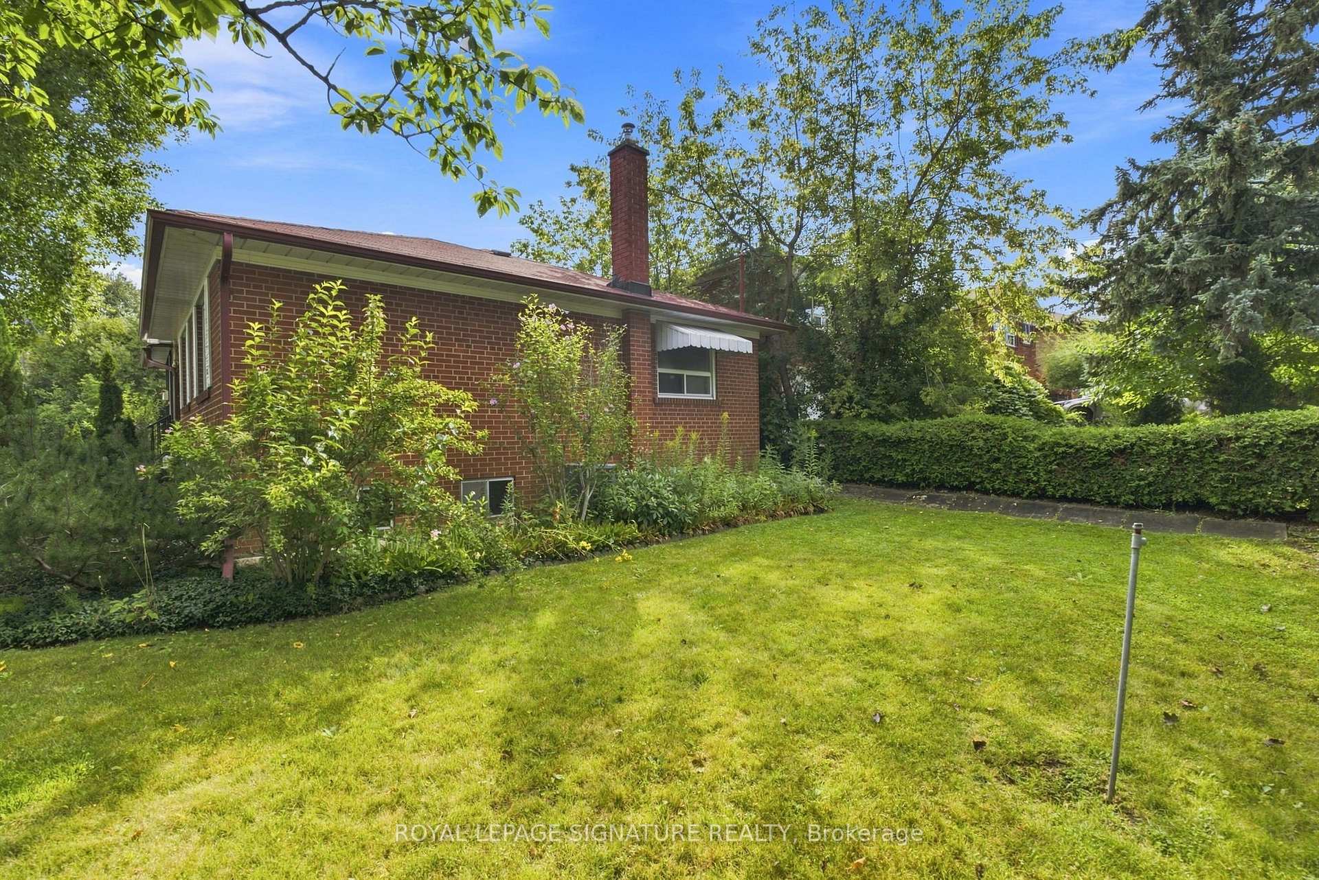 Photo 48 of 1 Dalegrove Crescent, Etobicoke, Eringate-Centennial-West Deane — HOMEH