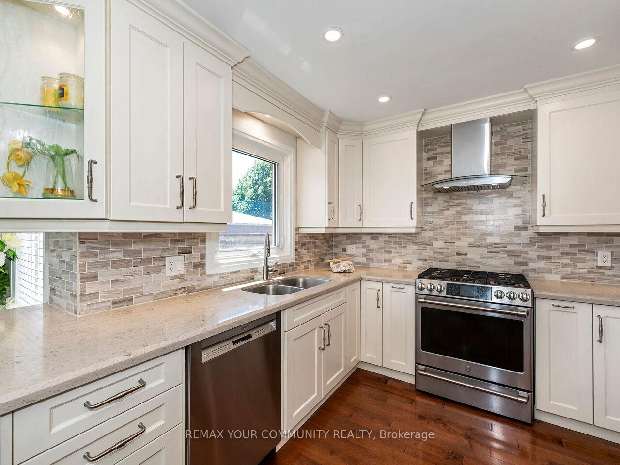 Photo 14 of 117 Apple Blossom Boulevard, Clarington, Bowmanville — HOMEH
