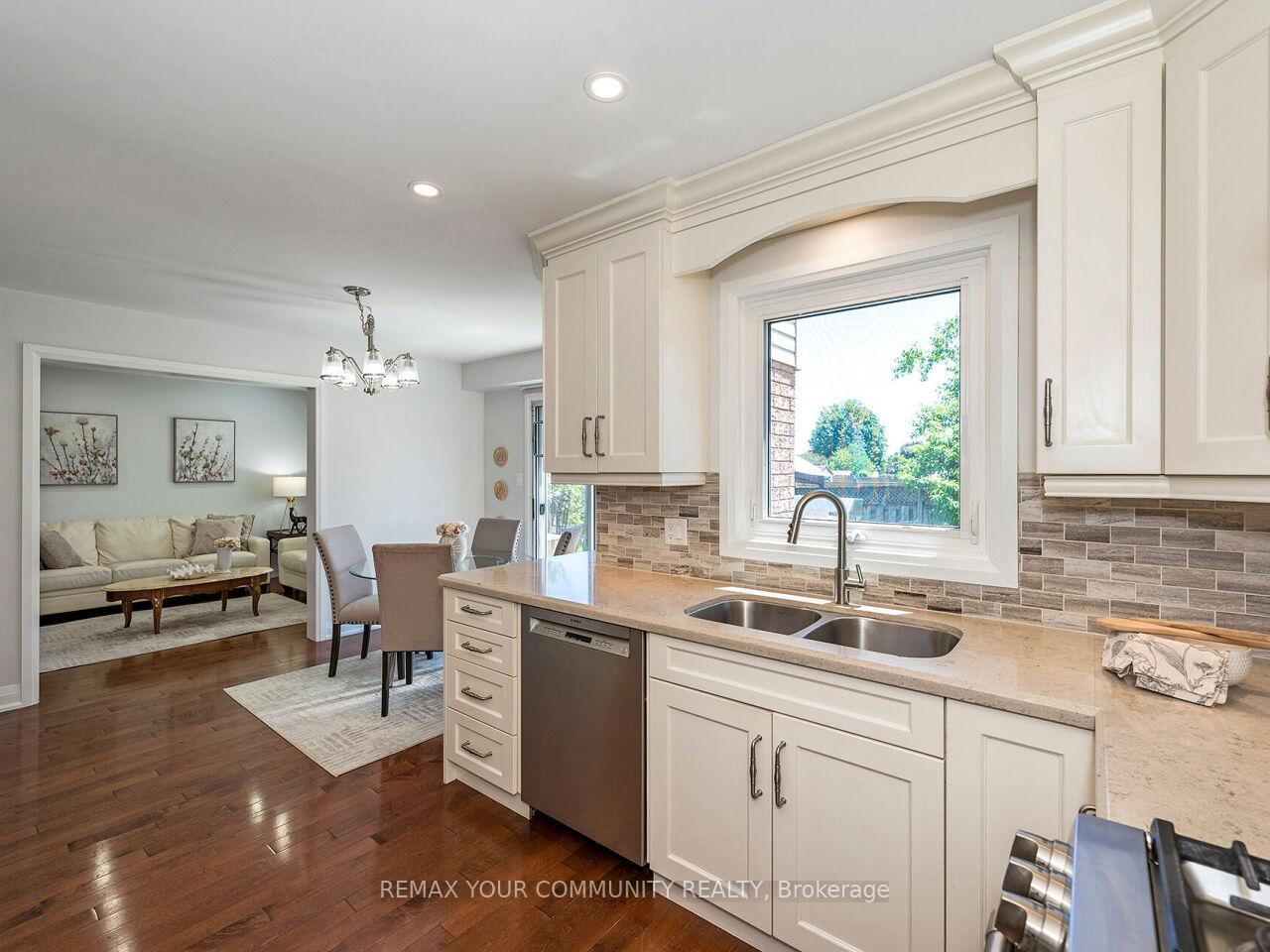 Photo 16 of 117 Apple Blossom Boulevard, Clarington, Bowmanville — HOMEH