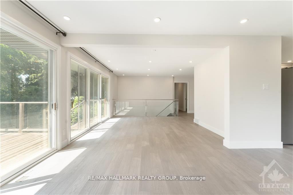 Photo 8 of 41 Cedar Road, Ottawa, Rothwell Heights — HOMEH