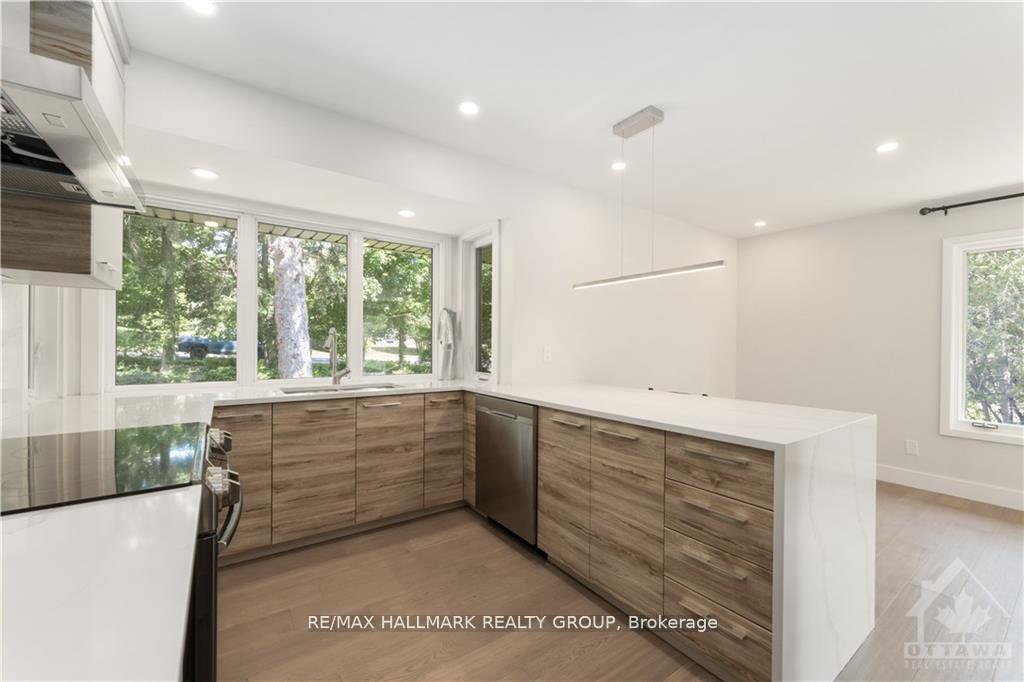 Photo 14 of 41 Cedar Road, Ottawa, Rothwell Heights — HOMEH