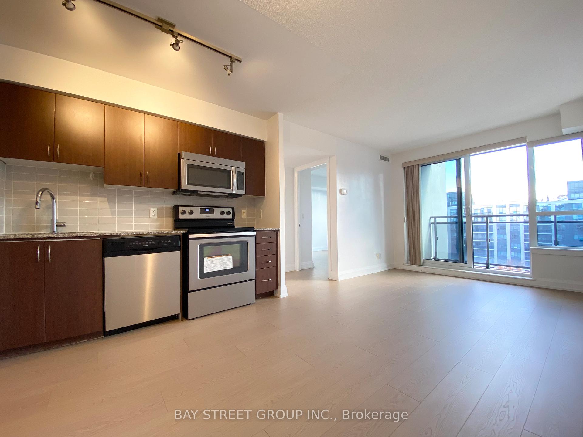 Photo 8 of Unit 925, 370 Highway 7 E, Richmond Hill, Doncrest — HOMEH