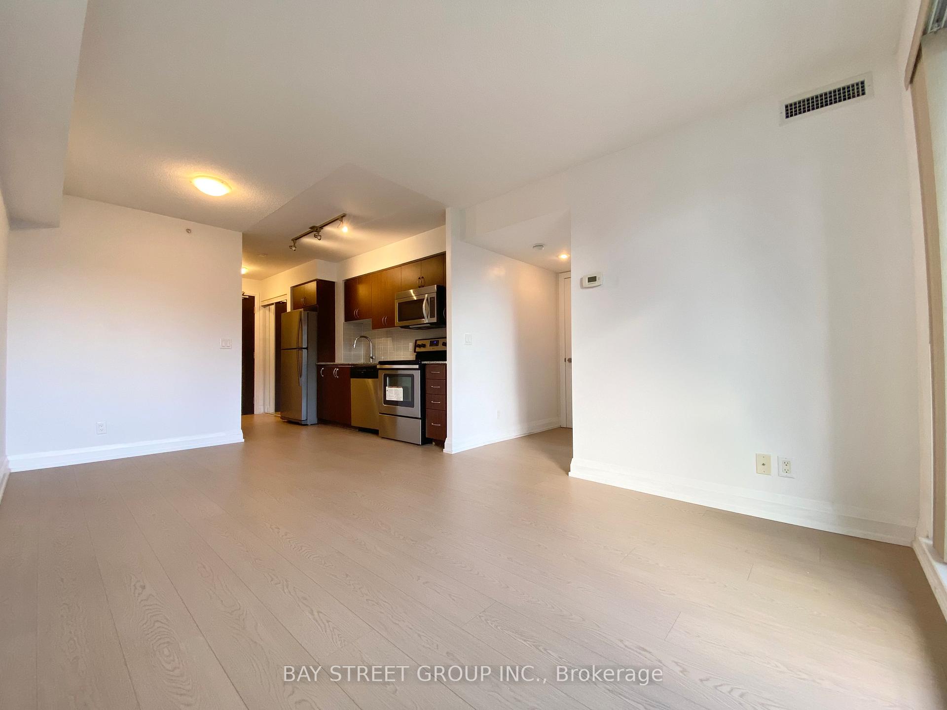 Photo 9 of Unit 925, 370 Highway 7 E, Richmond Hill, Doncrest — HOMEH